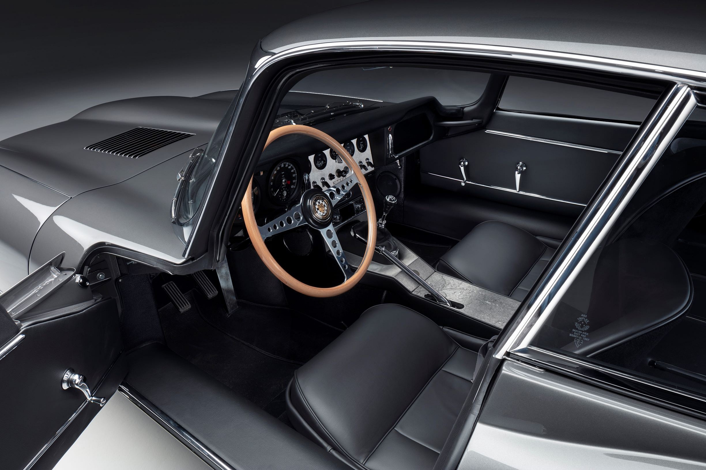 Jaguar E-Type 60 Edition (6)