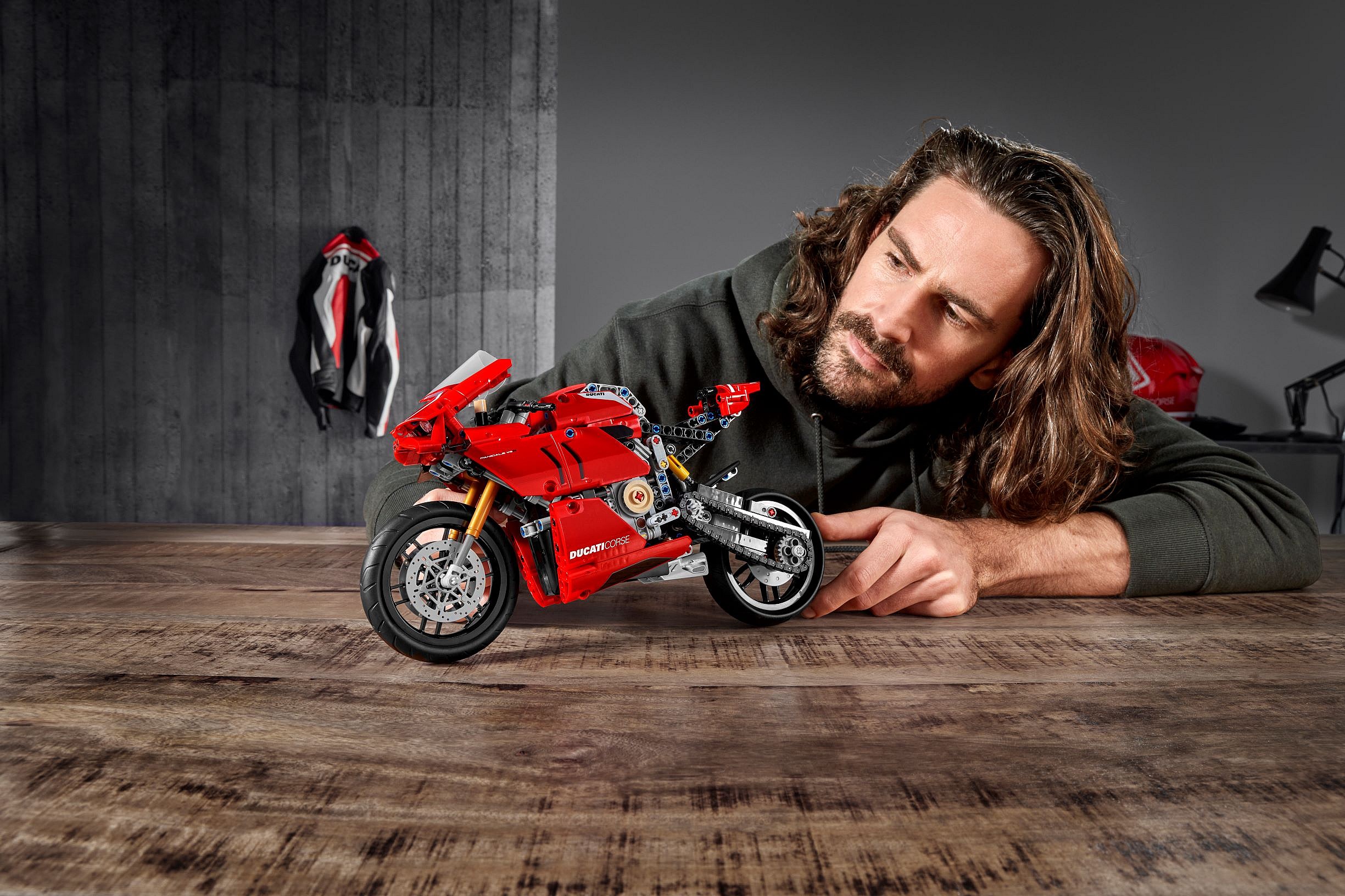 Lego Ducati Panigale V4 R (1)