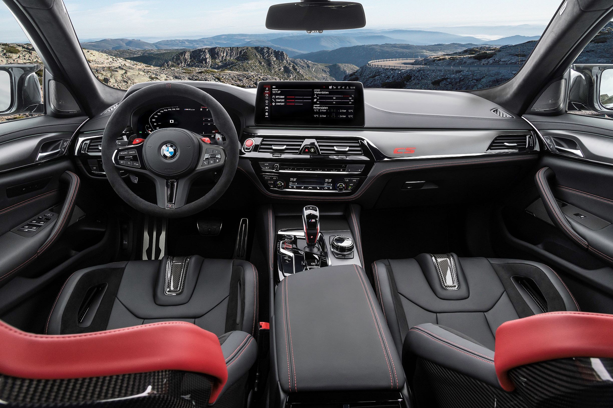 P90411324_highRes_the-new-bmw-m5-cs-01