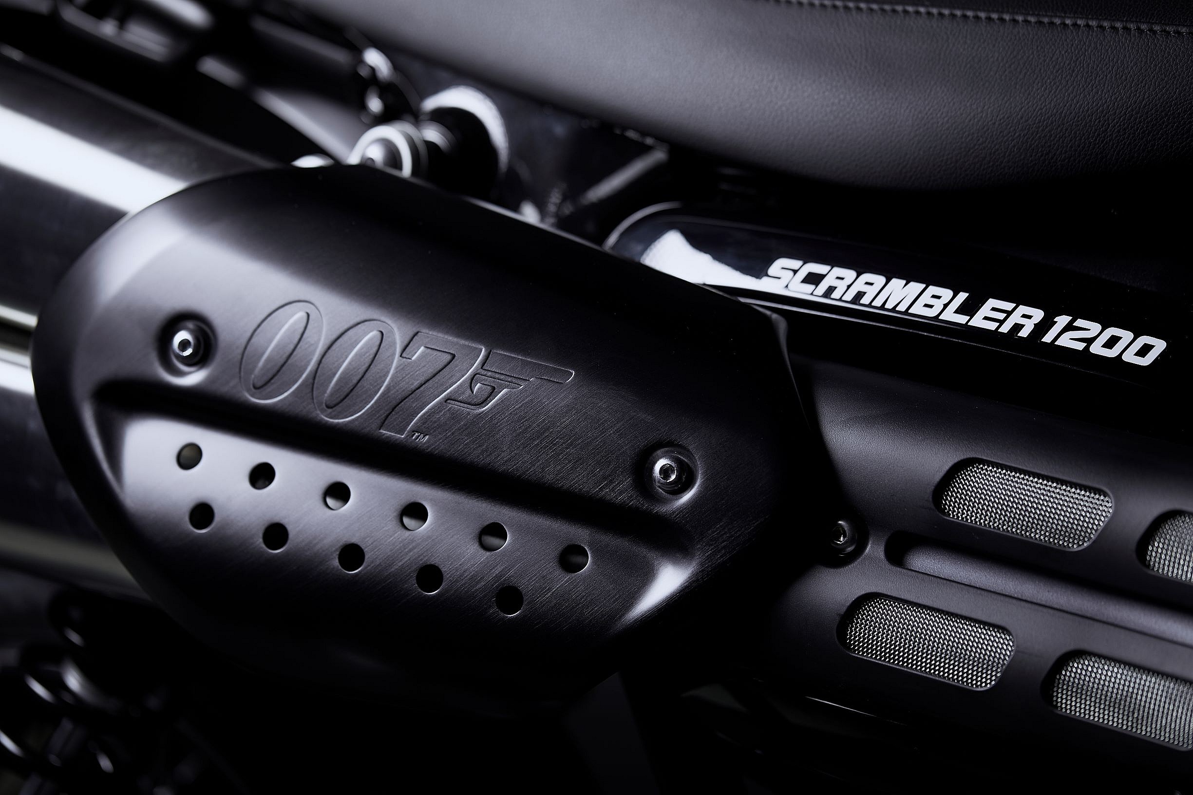 Triumph Scrambler 1200 Bond Edition (4)