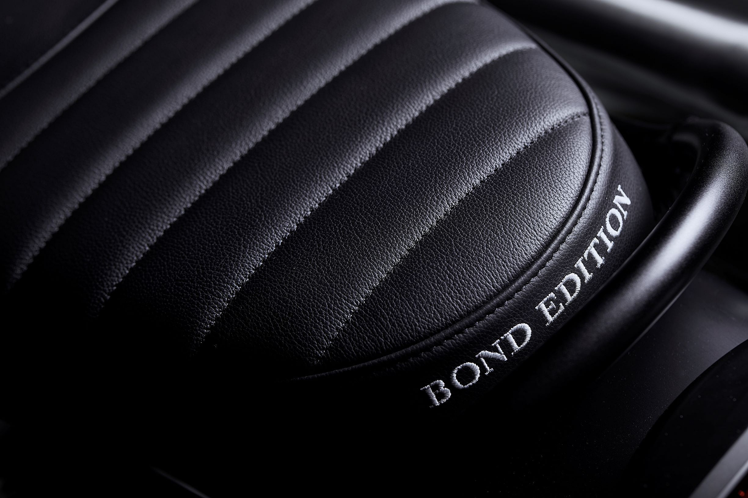 Triumph Scrambler 1200 Bond Edition (6)