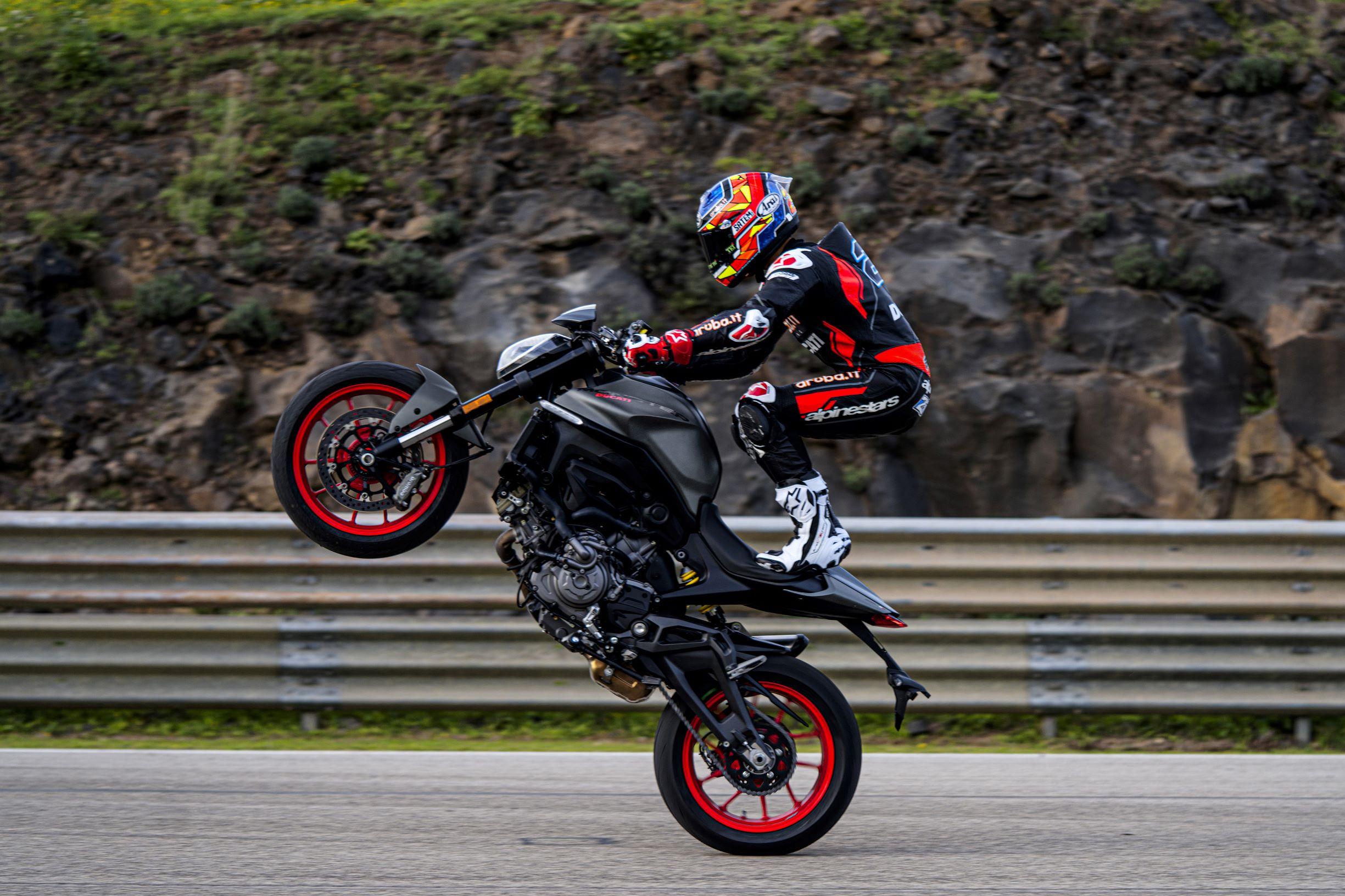 2021 Ducati Monster (7)