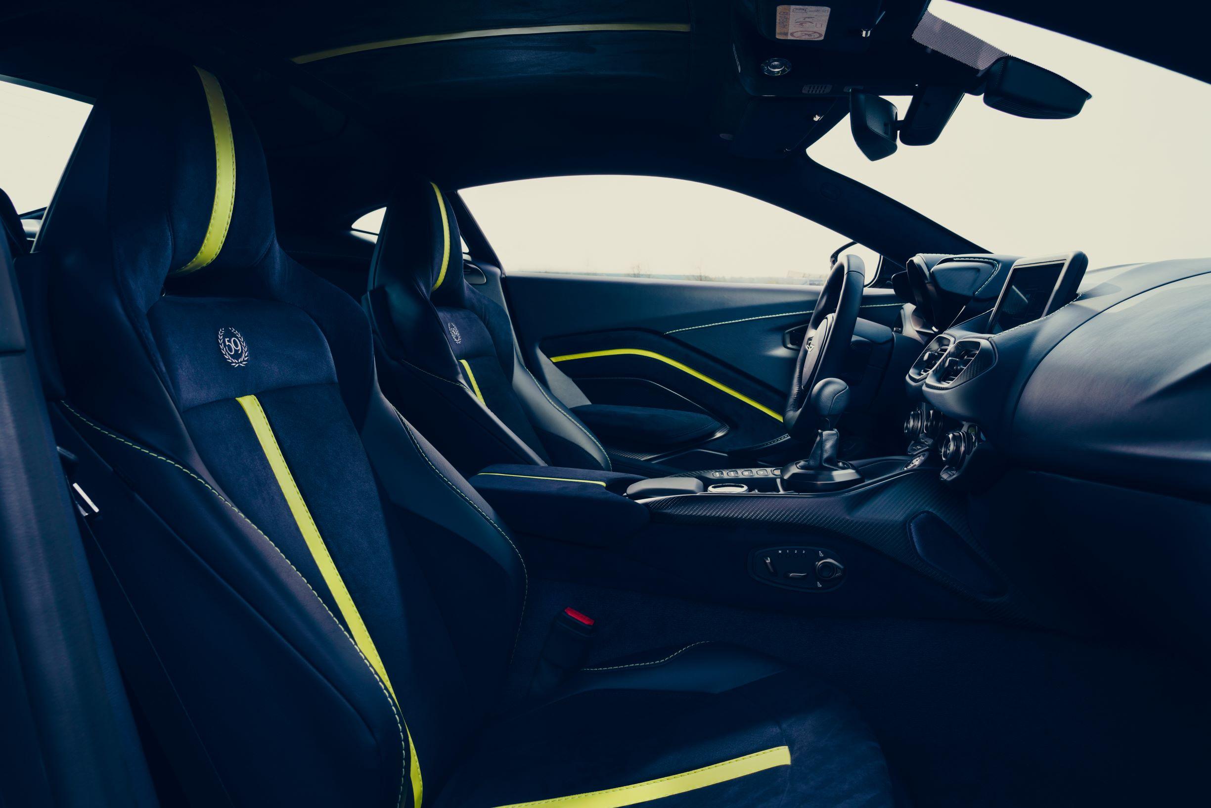 Aston Martin Vantage AMR (6)