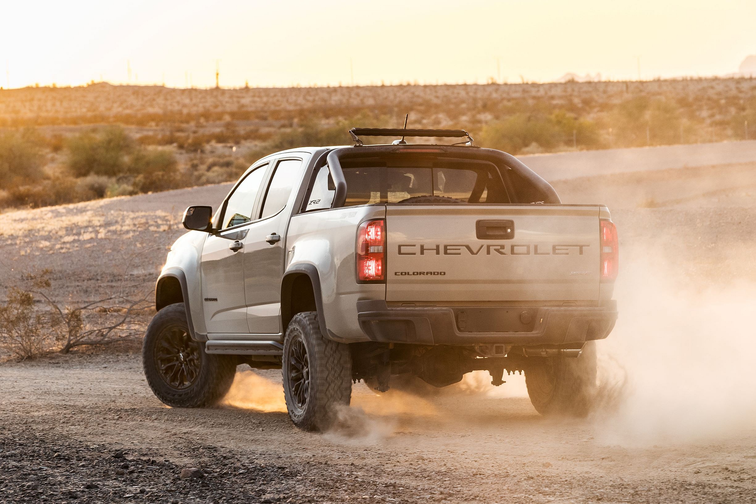 2021-Chevrolet-Colorado-ZR2-002