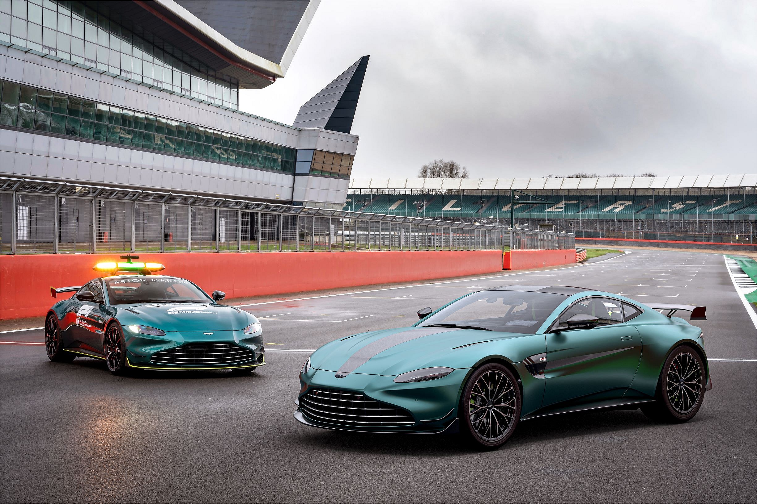 Aston Martin Vantage F1 Edition (2)