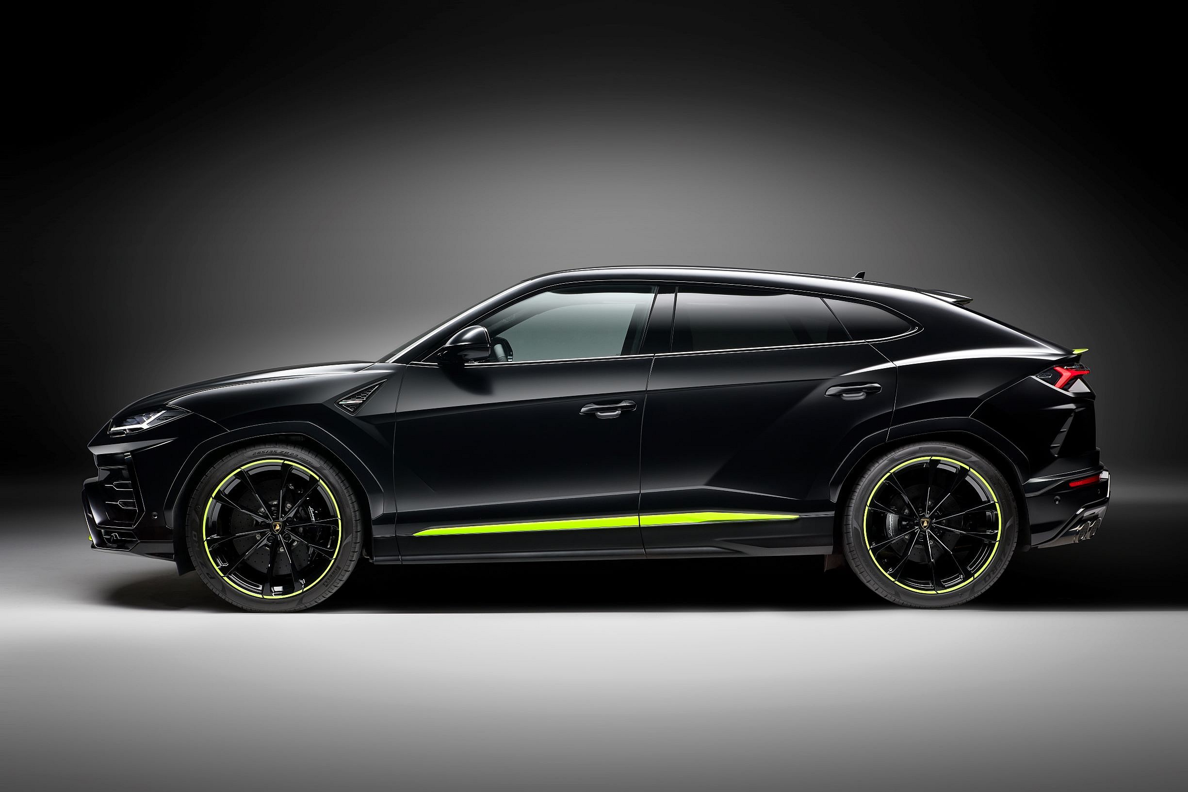 Lamborghini Urus Graphite  (6)
