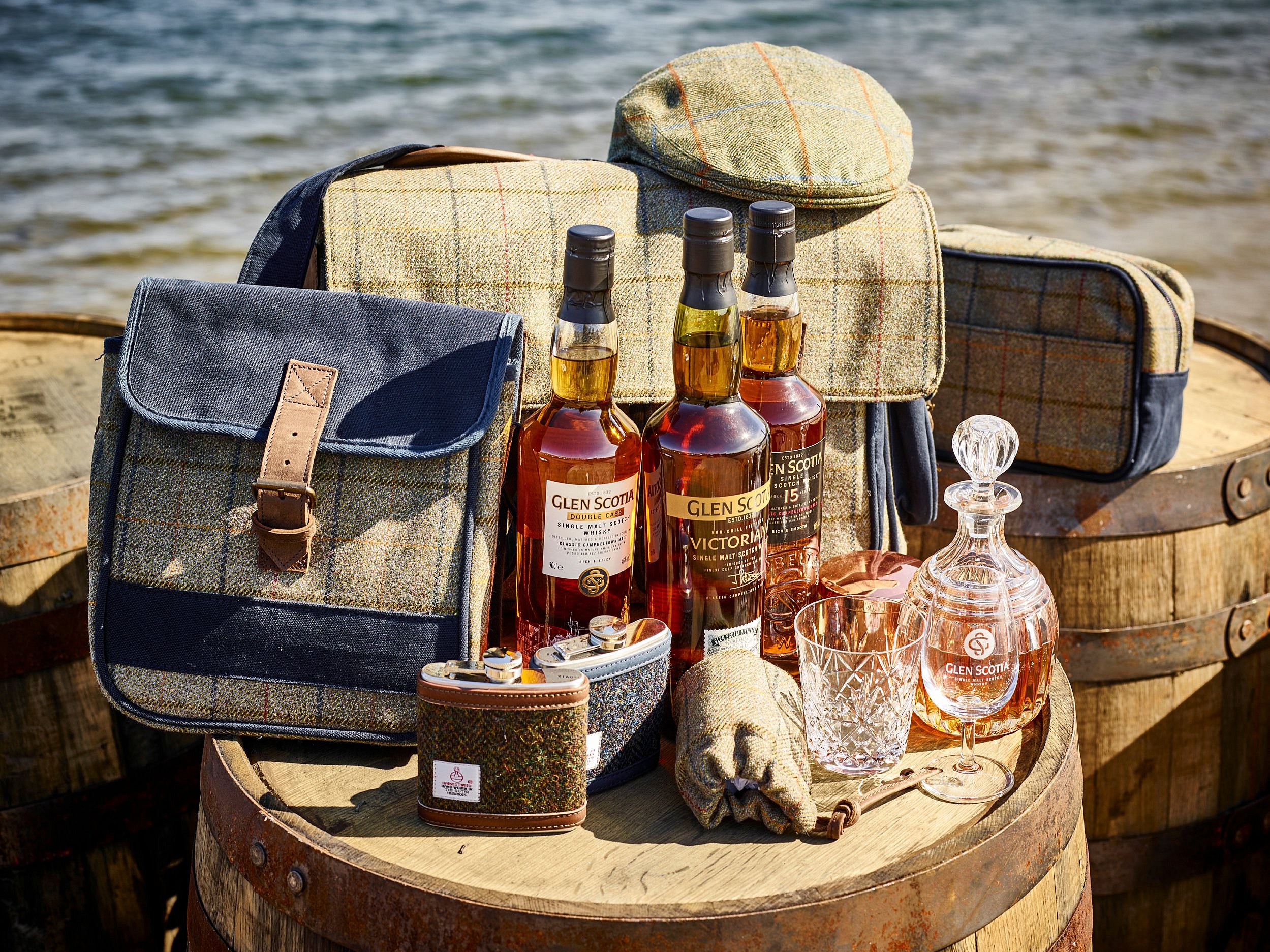 Barrels_on_Pier_With_Products_72dpi.jpg Loch Lomond