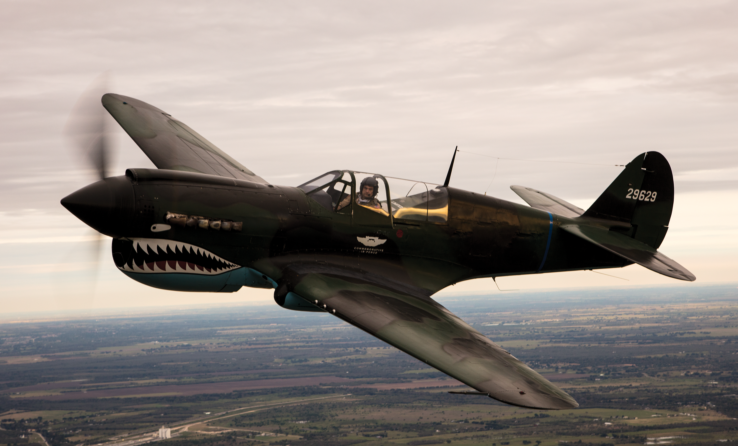 Curtiss P-40 Warhawk_1