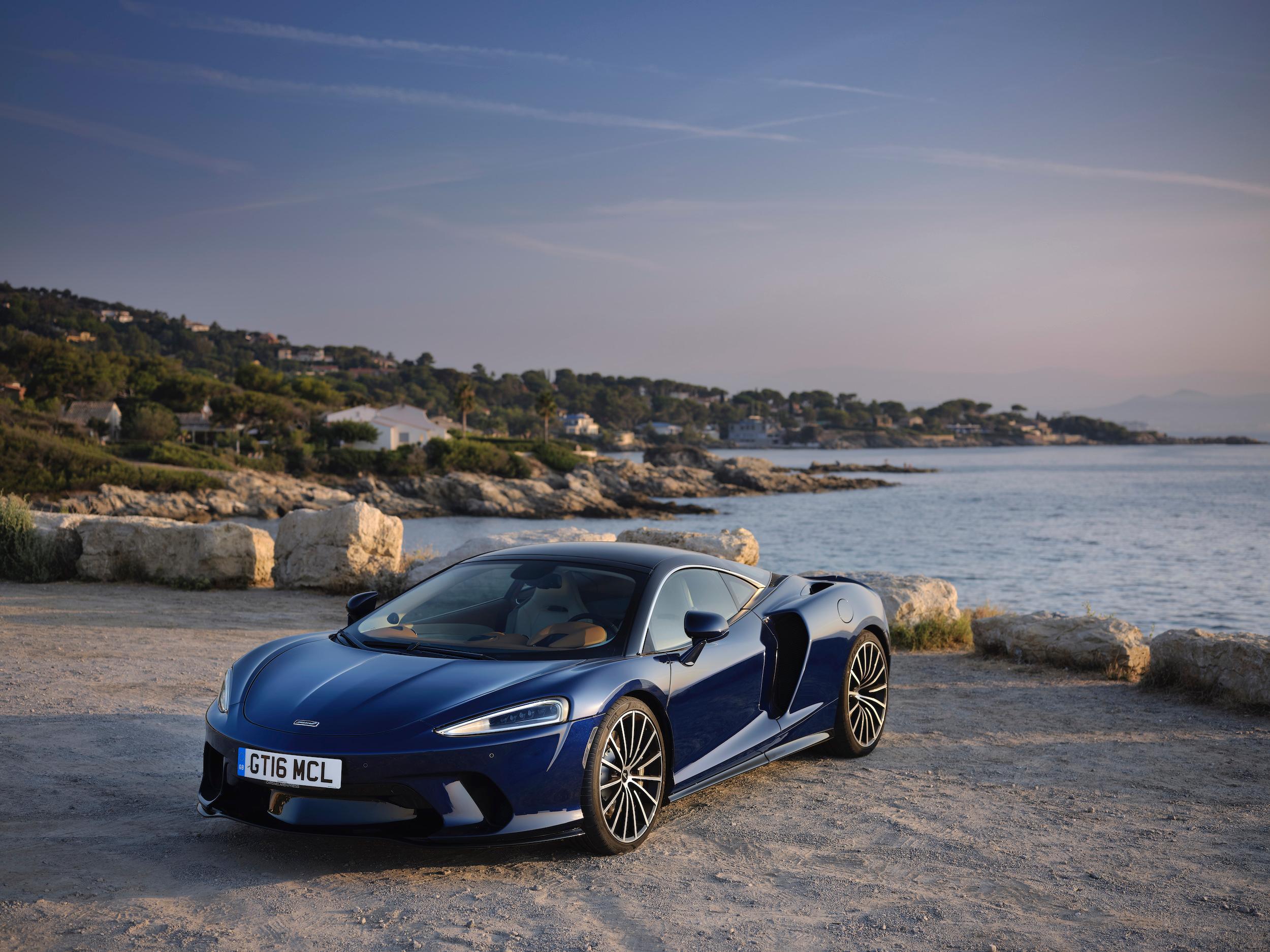 McLaren GT