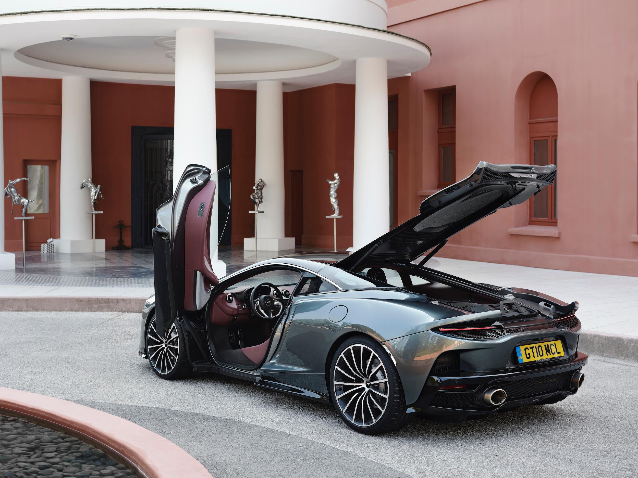 McLaren GT
