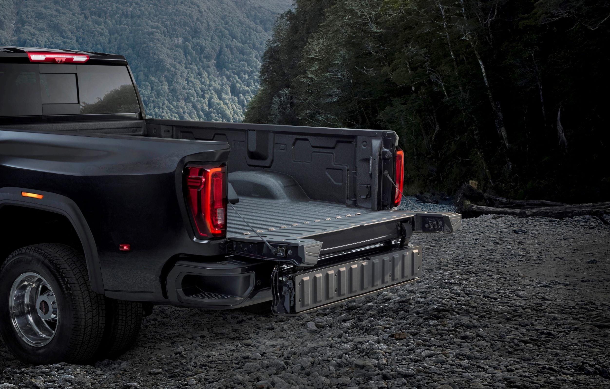 2020-GMC-Sierra-3500HD-Denali-003