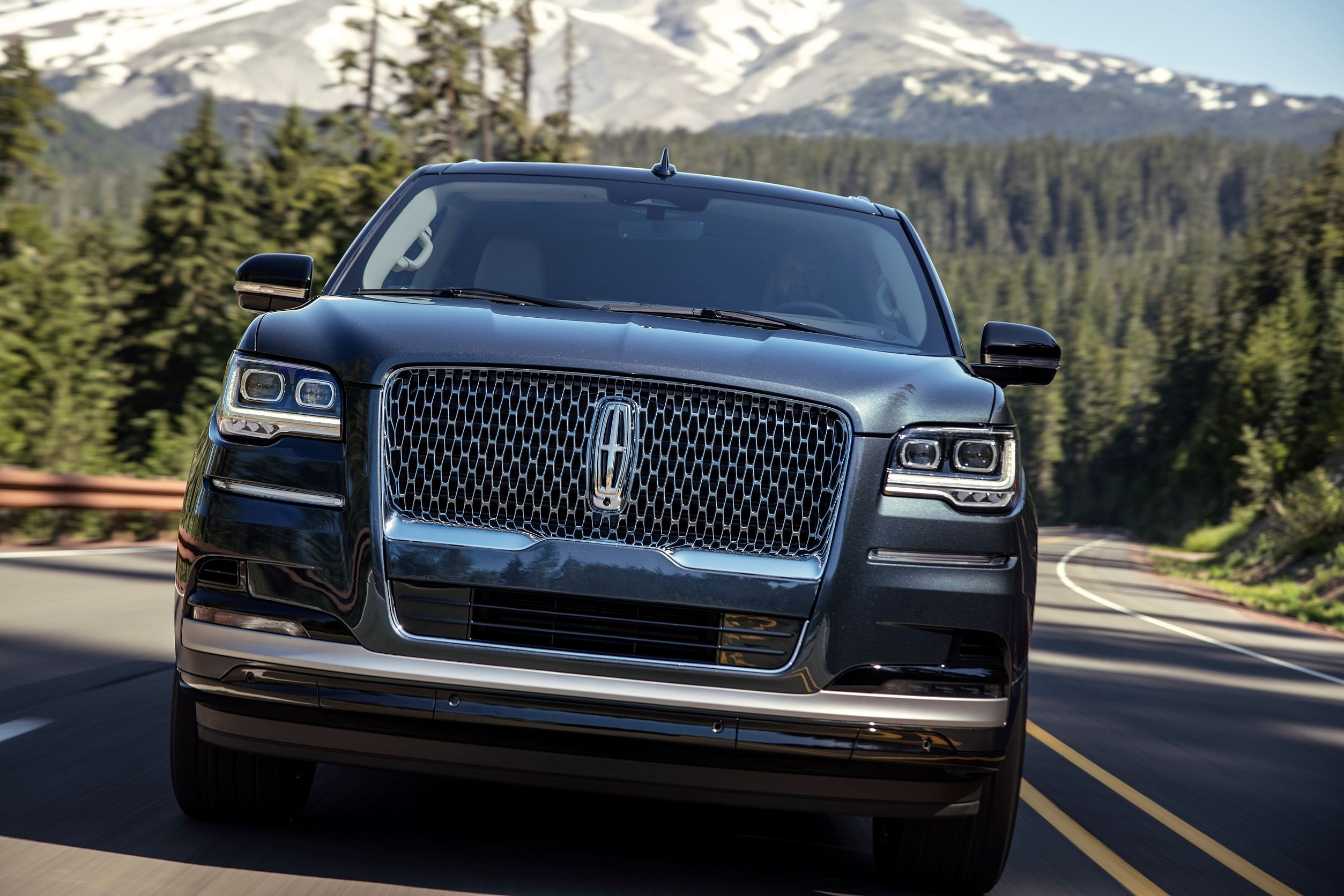 2022 Lincoln Navigator_Flight Blue Reserve_11