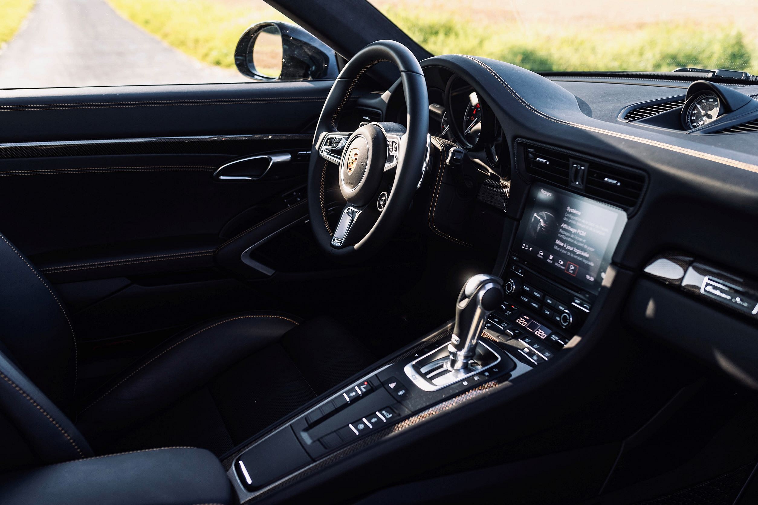 2018-Porsche-911-Turbo-S-Exclusive-Series-_3