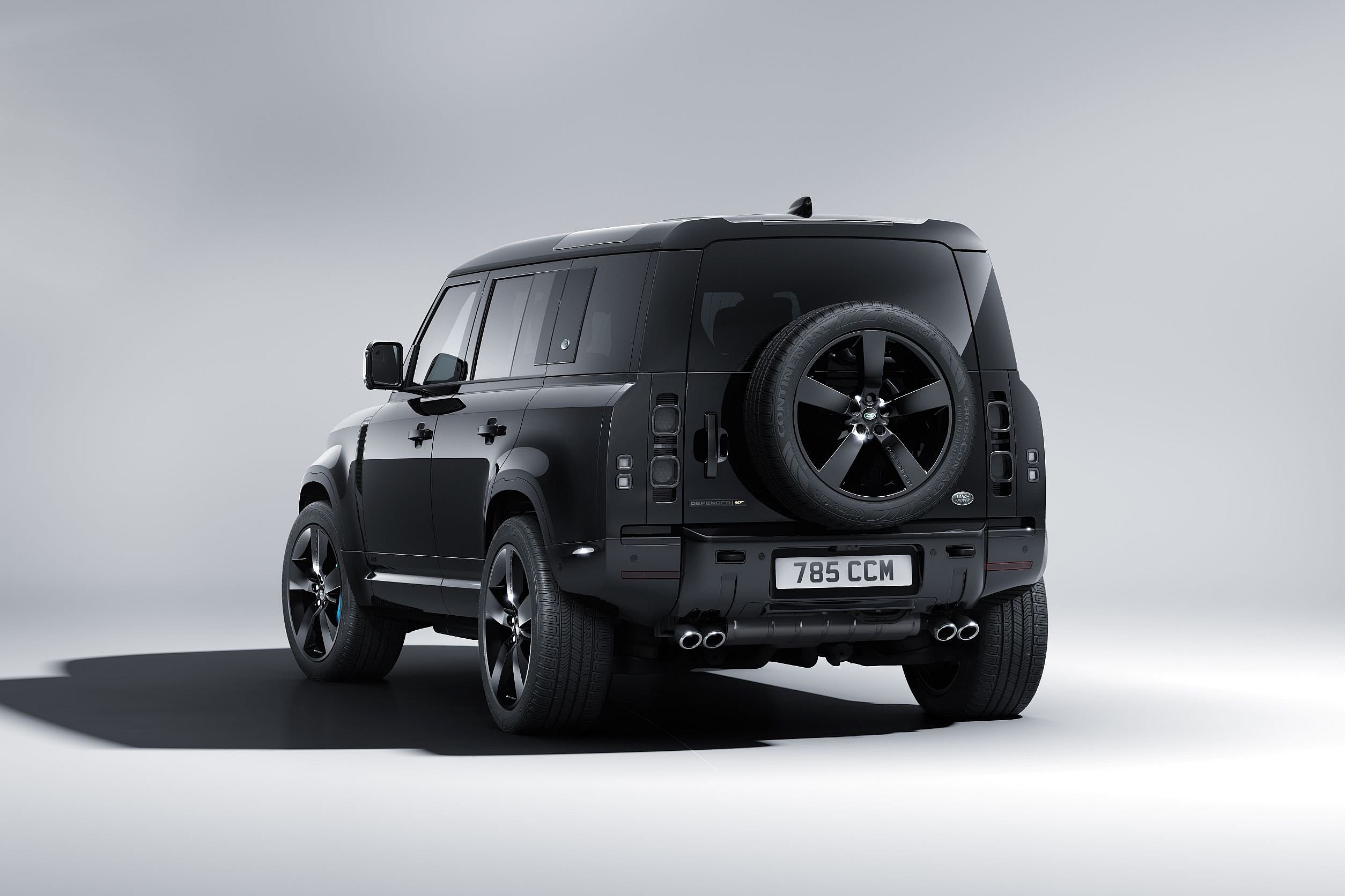 Land Rover Defender V8 Bond Edition (1)