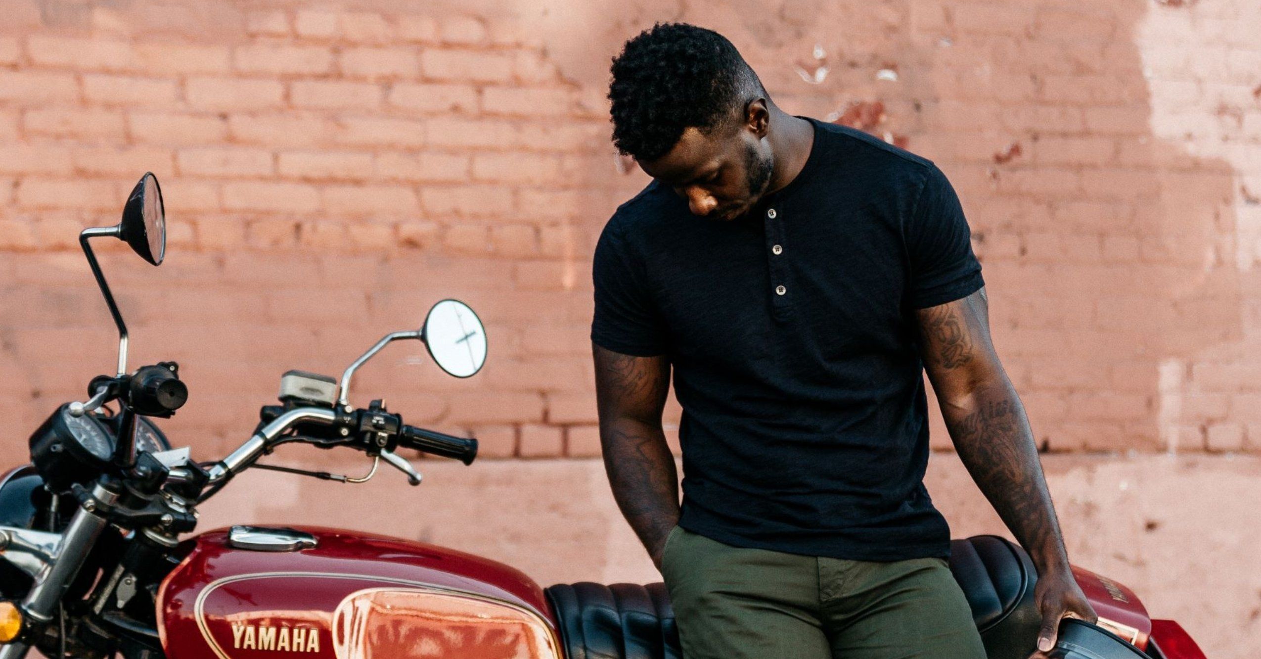 HLNY LA short-sleeve henley promo