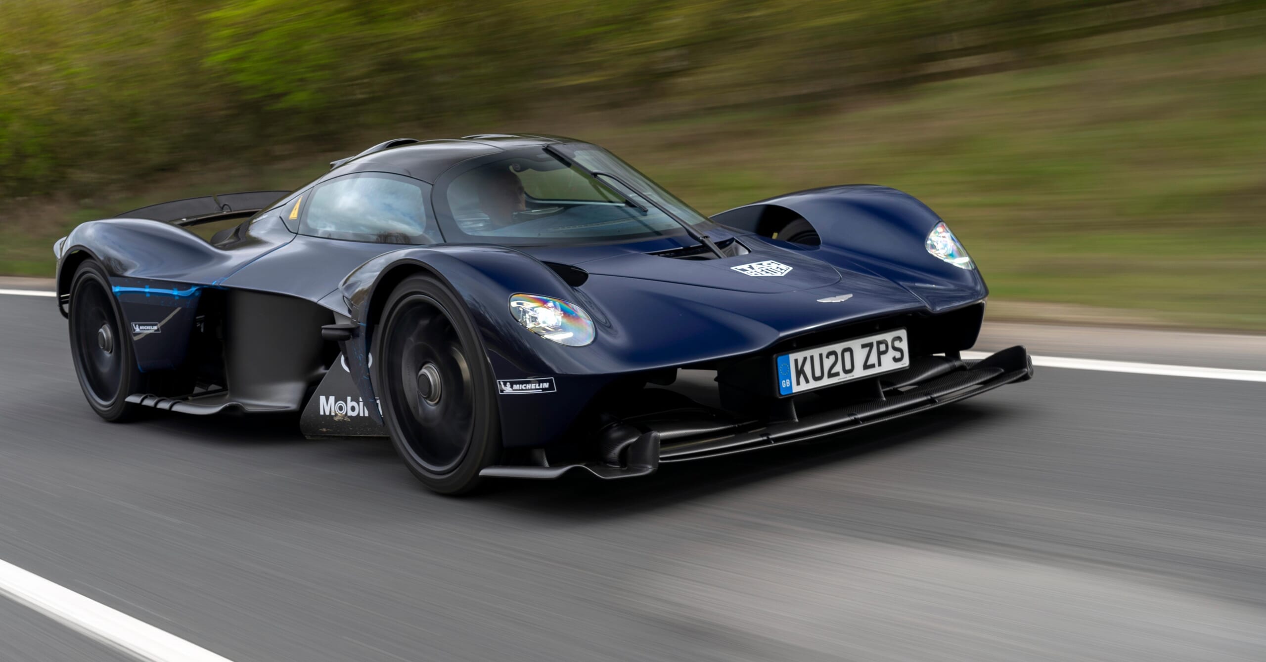 facebook-Linked_Image___Aston Martin Valkyrie (2)