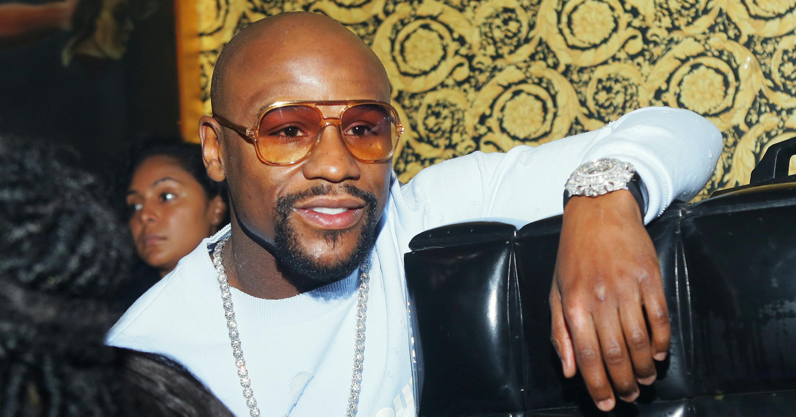 facebook-Linked_Image___floyd-mayweather-GettyImages-943849882