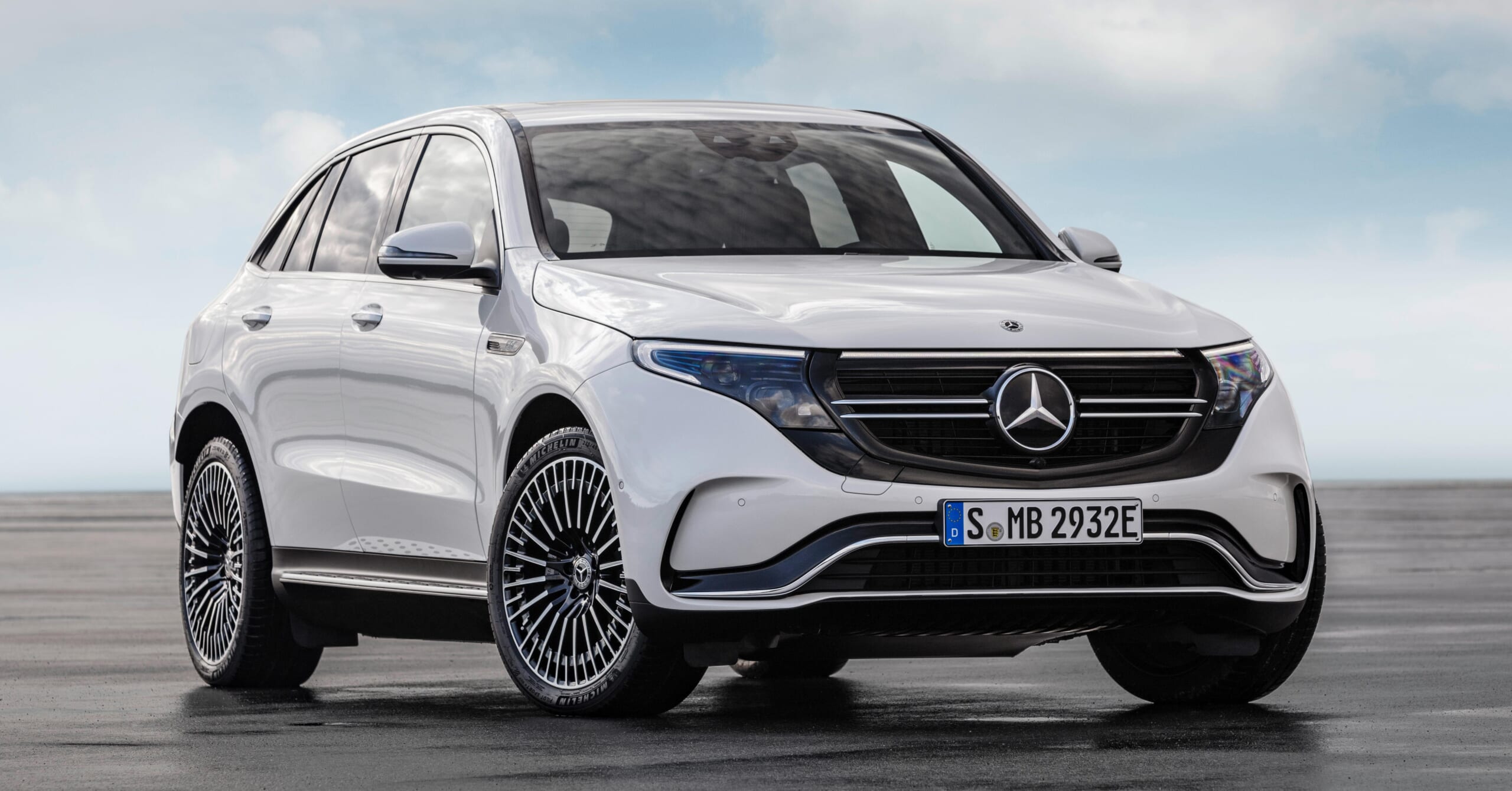 facebook-Linked_Image___Mercedes EQ 6