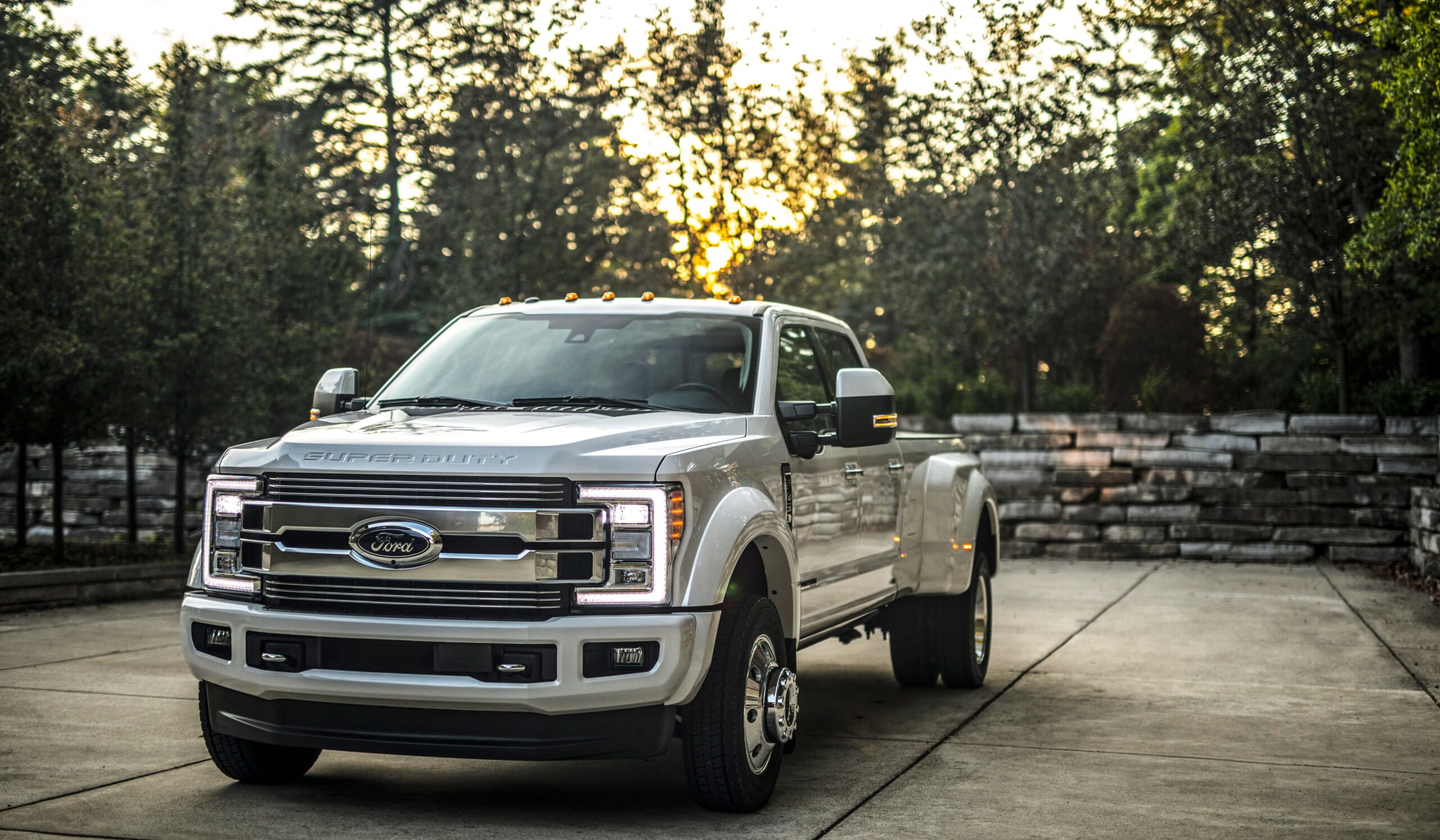 18FordSuperDuty-Limited_15_HR