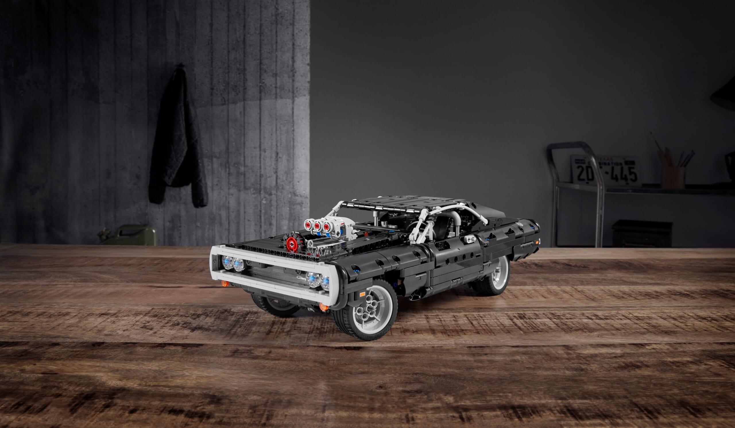 Lego Technic Dom's Dodge Charger (4)