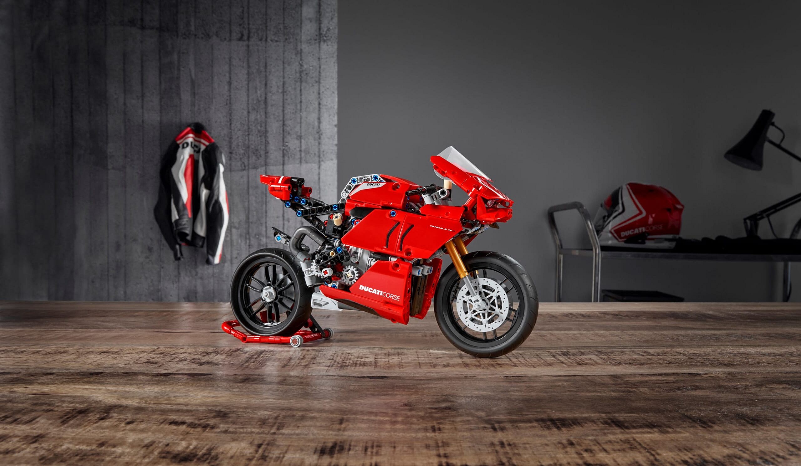 Lego Ducati Panigale V4 R (3)