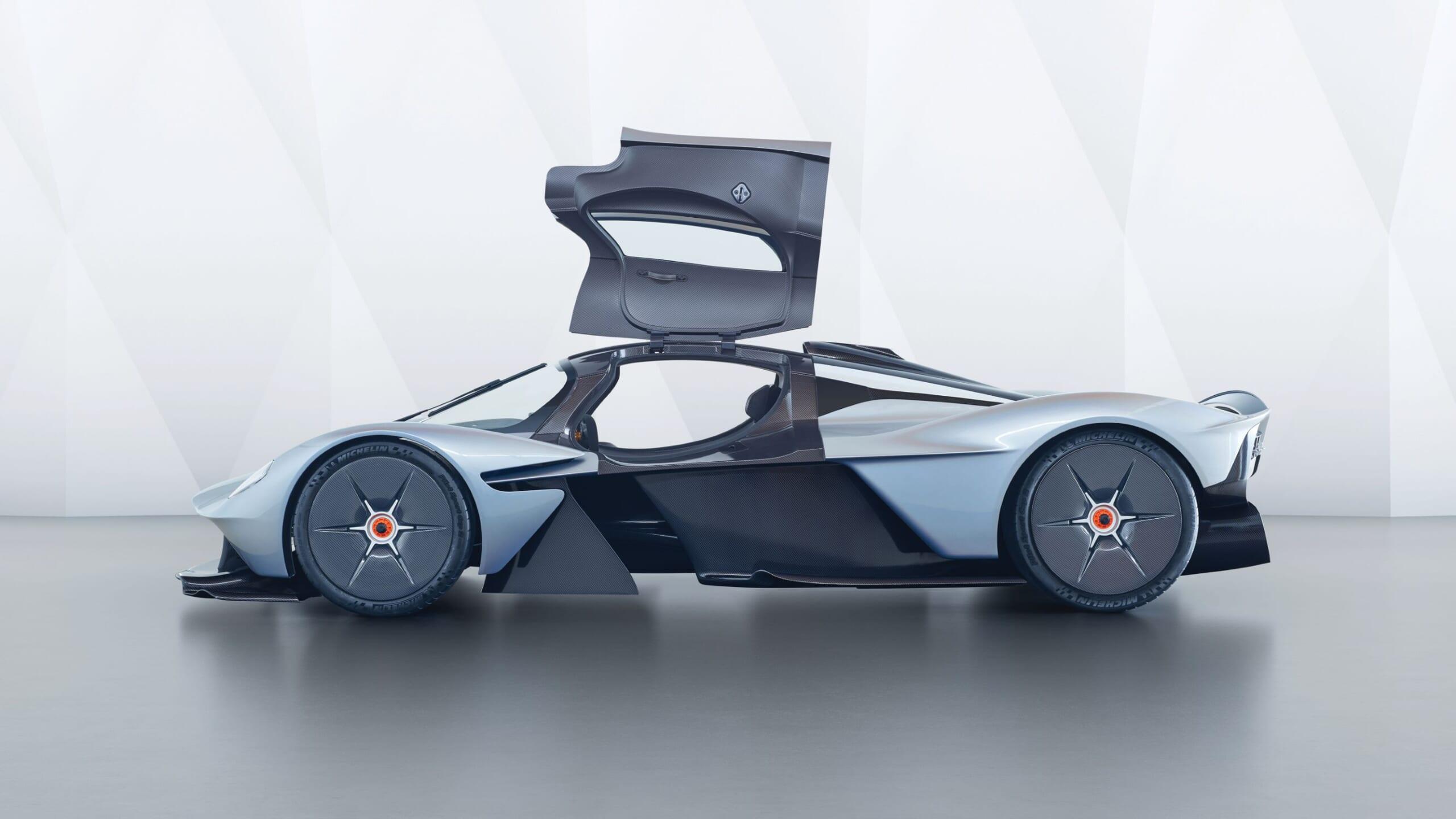 0219-MX_ASTON MARTIN.11