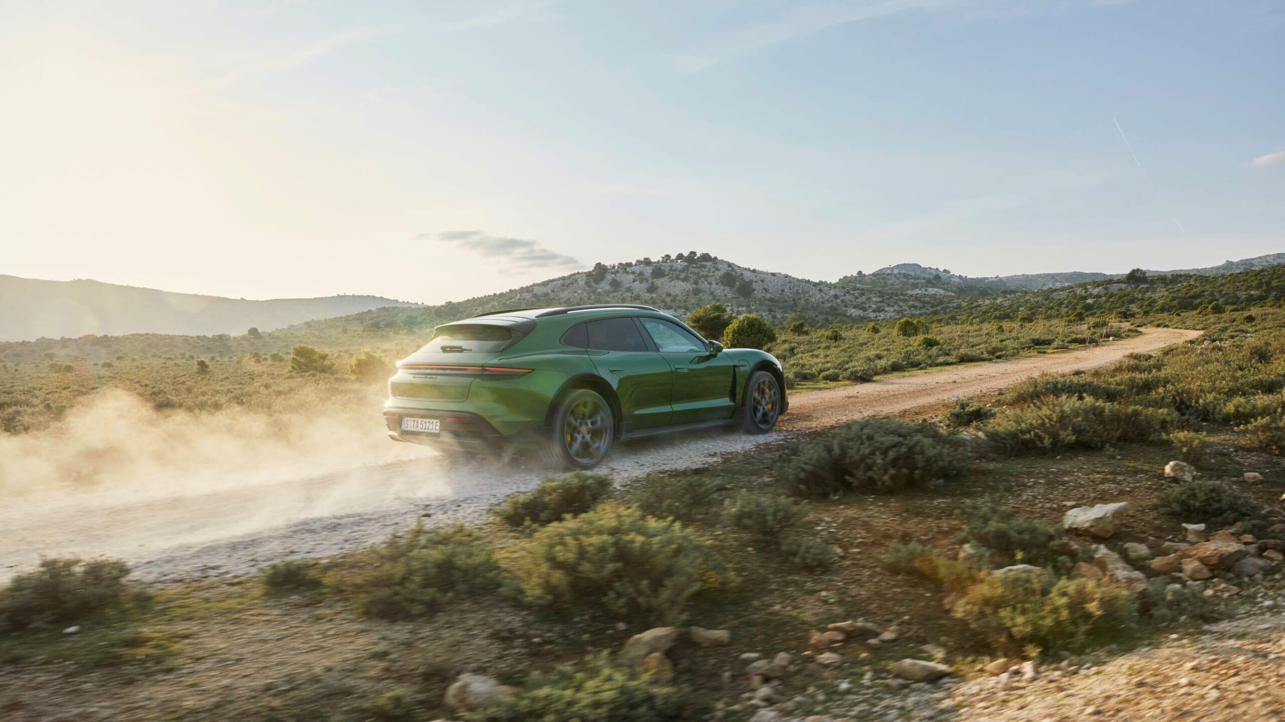 Taycan Turbo S Cross Turismo