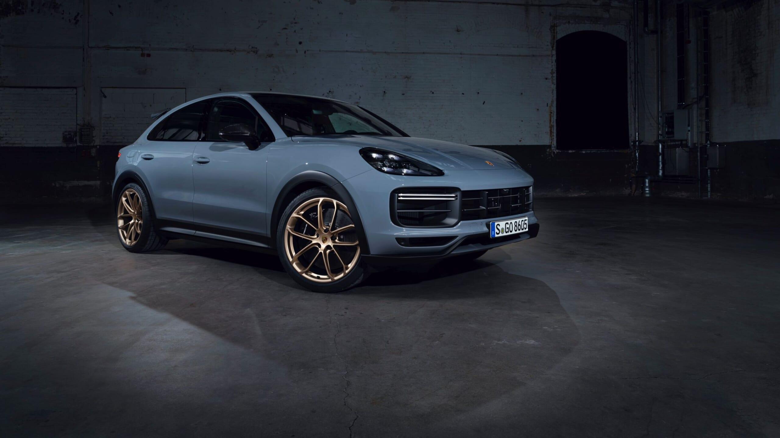 2022 Porsche Cayenne Turbo GT (2)