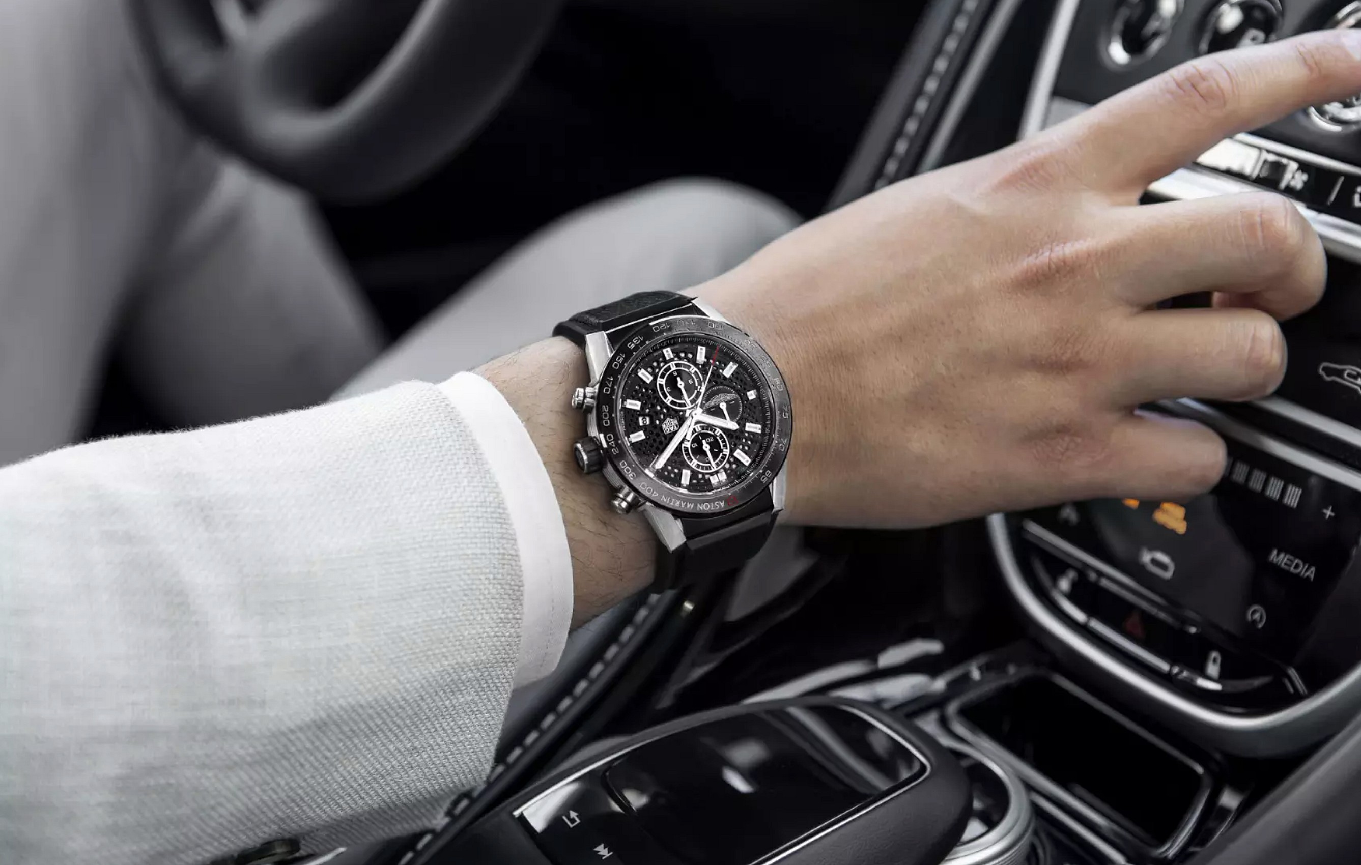 tag-heuer-aston-martin-2