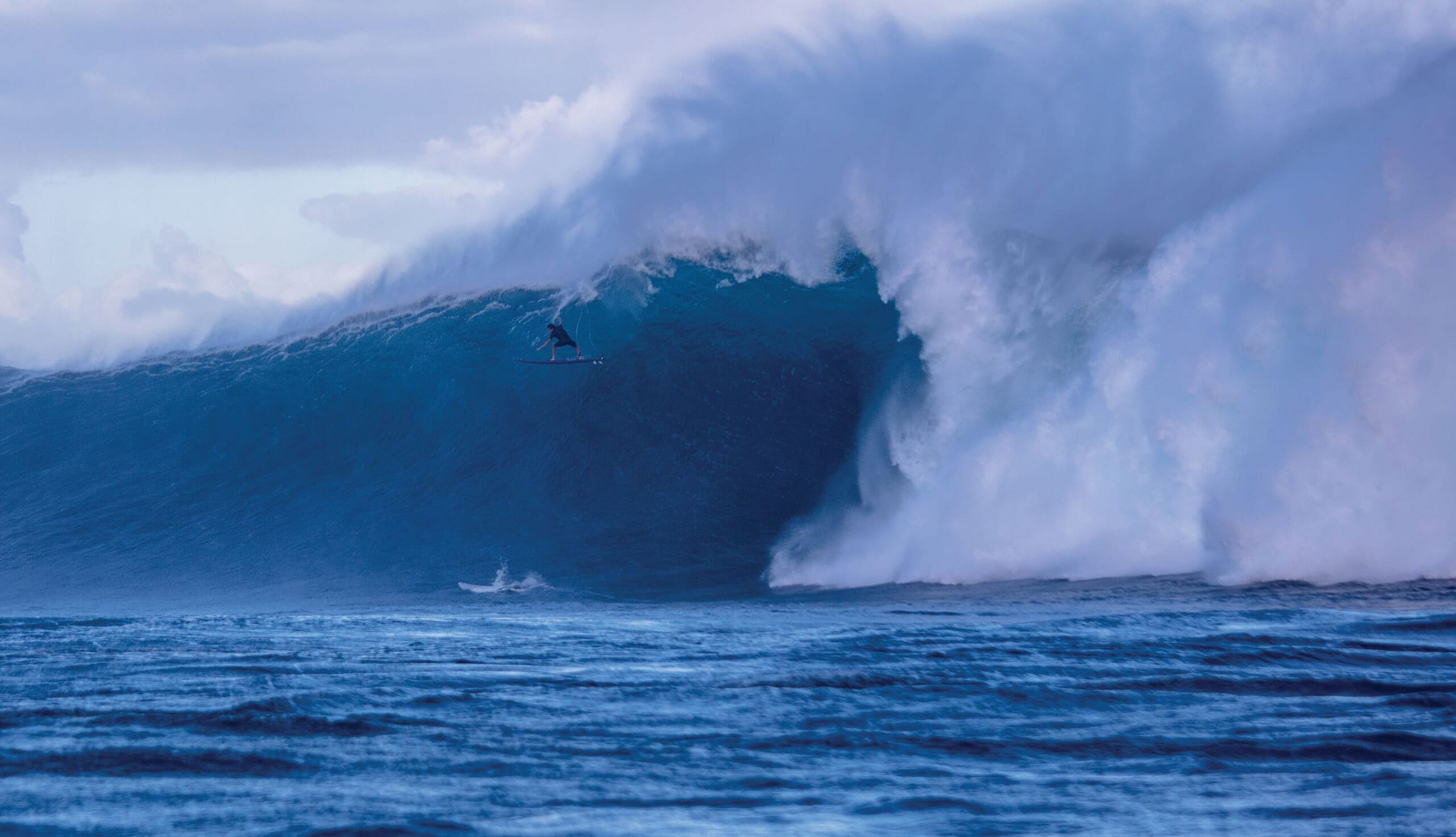 BigWaveSurfer_p036-37