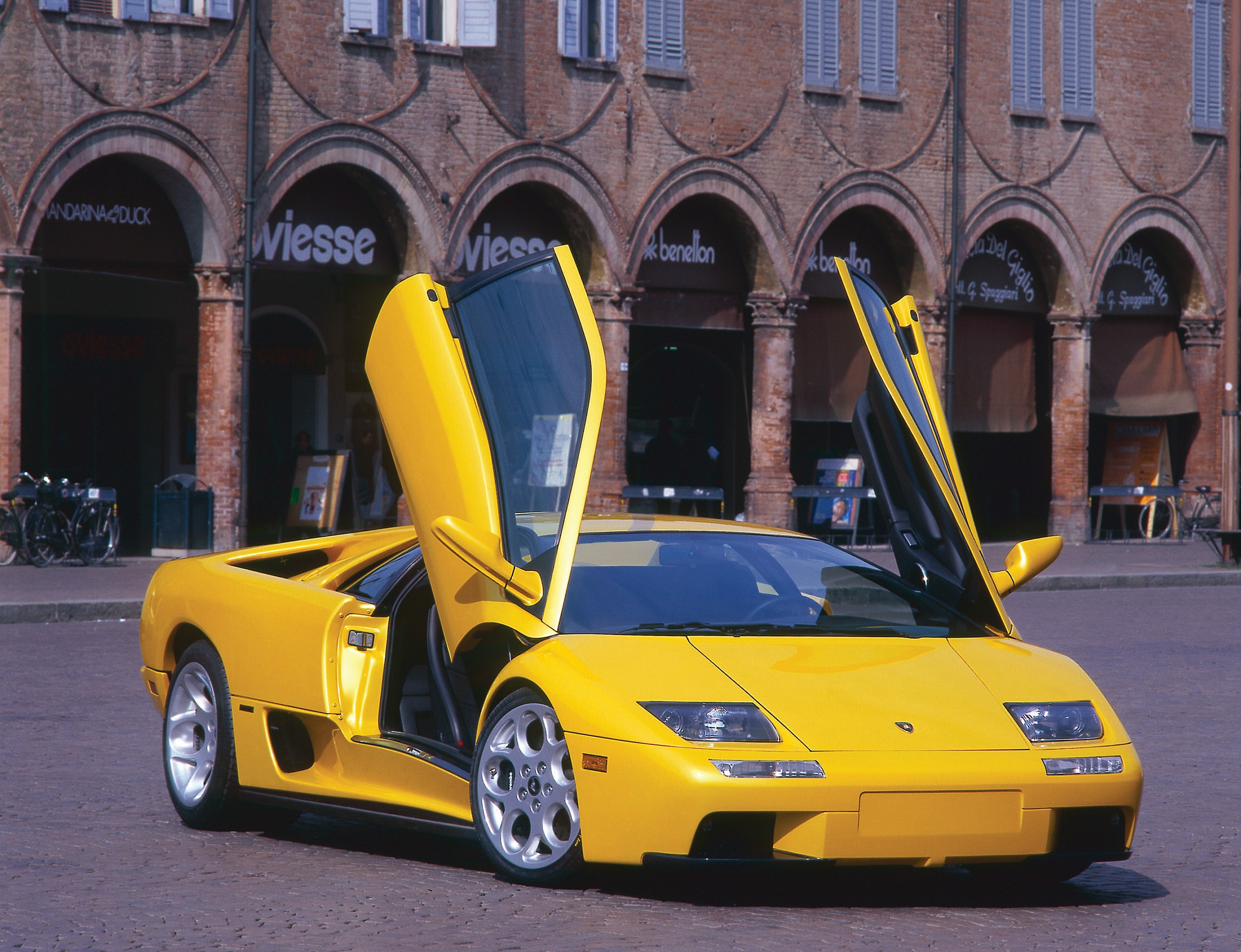 267383.jpg 2001 Lamborghini Diablo