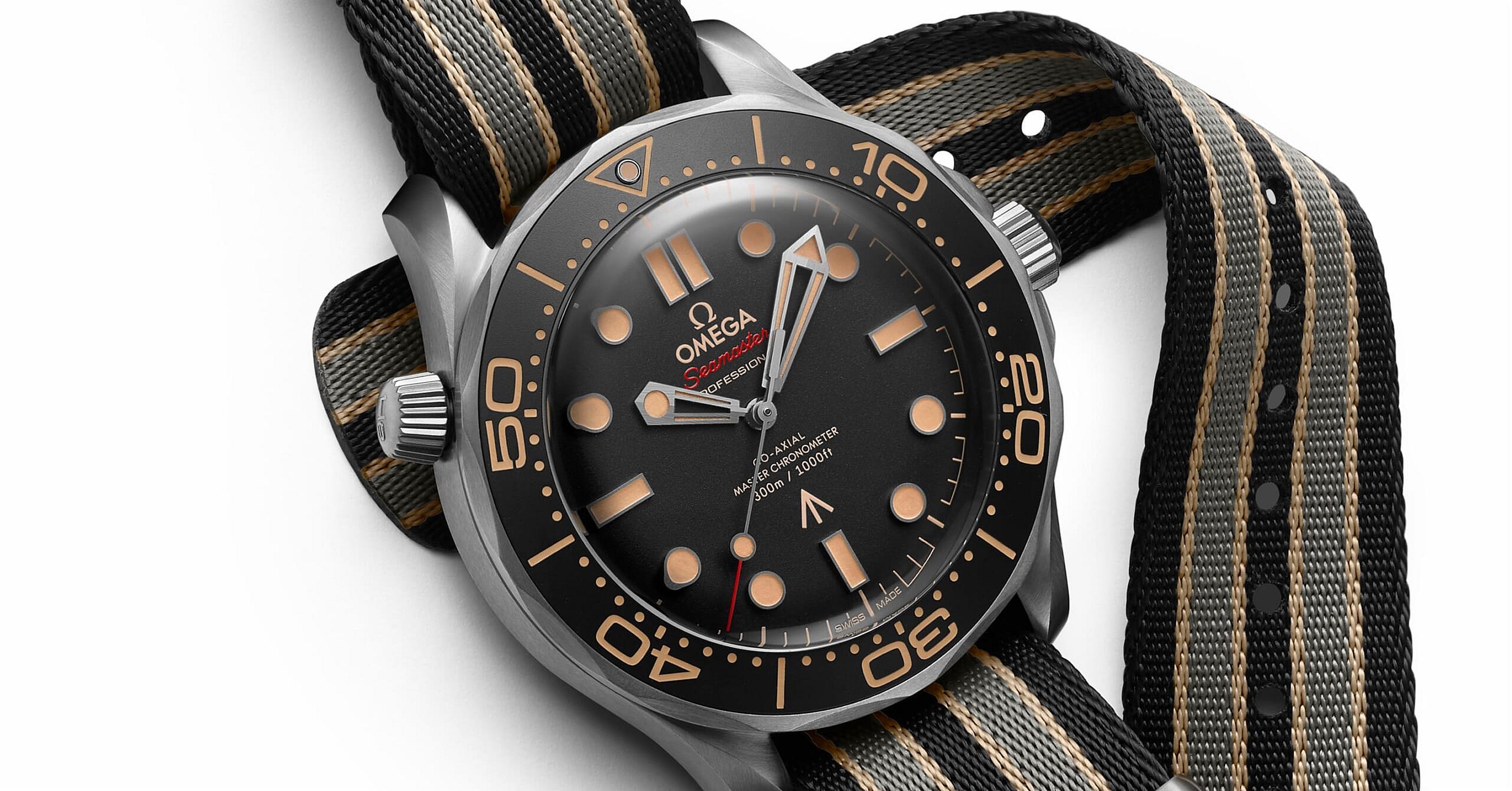 facebook-Linked_Image___OMEGA_210.92.42.20.01.001_PR