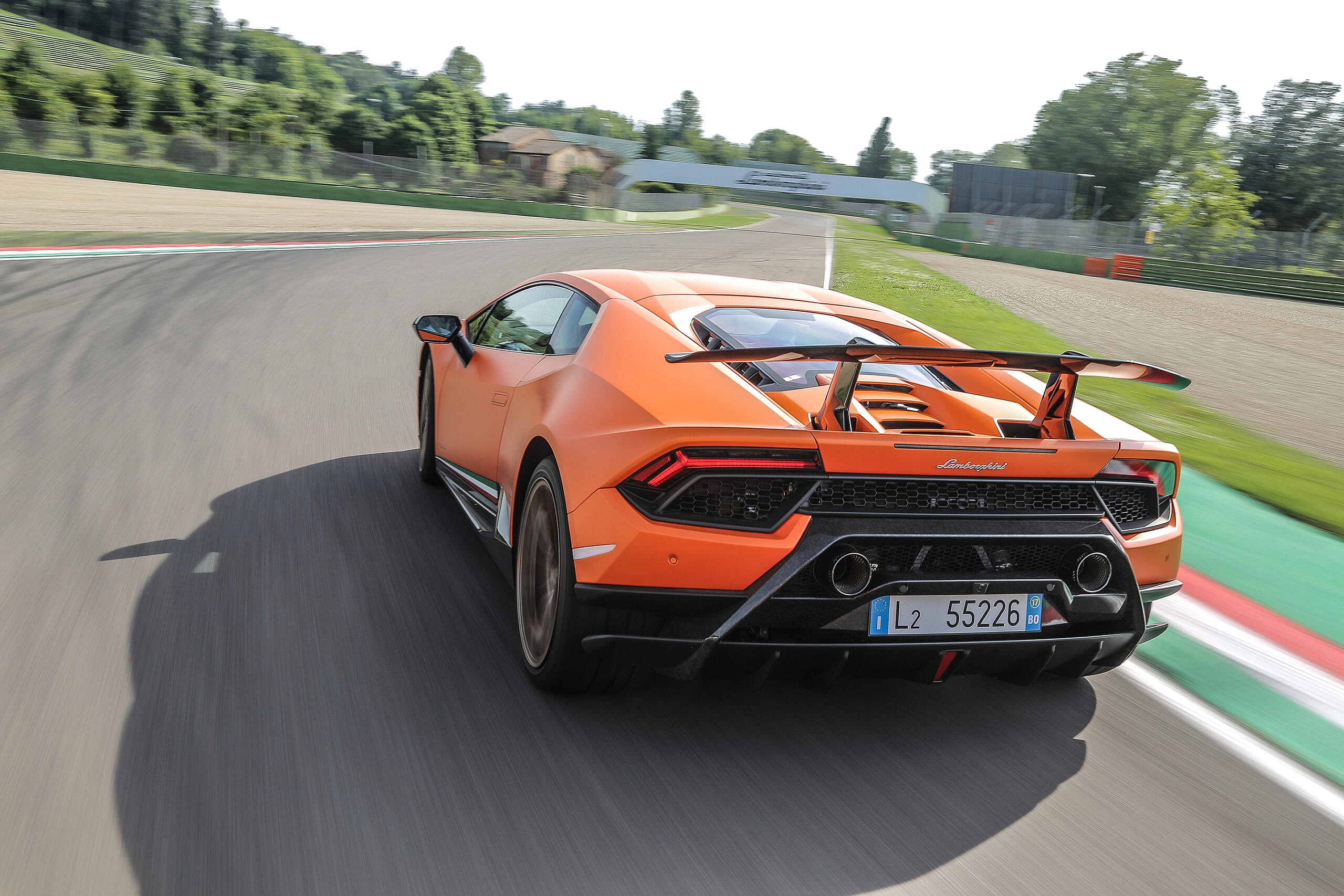 Huracan_Performante_orange_109