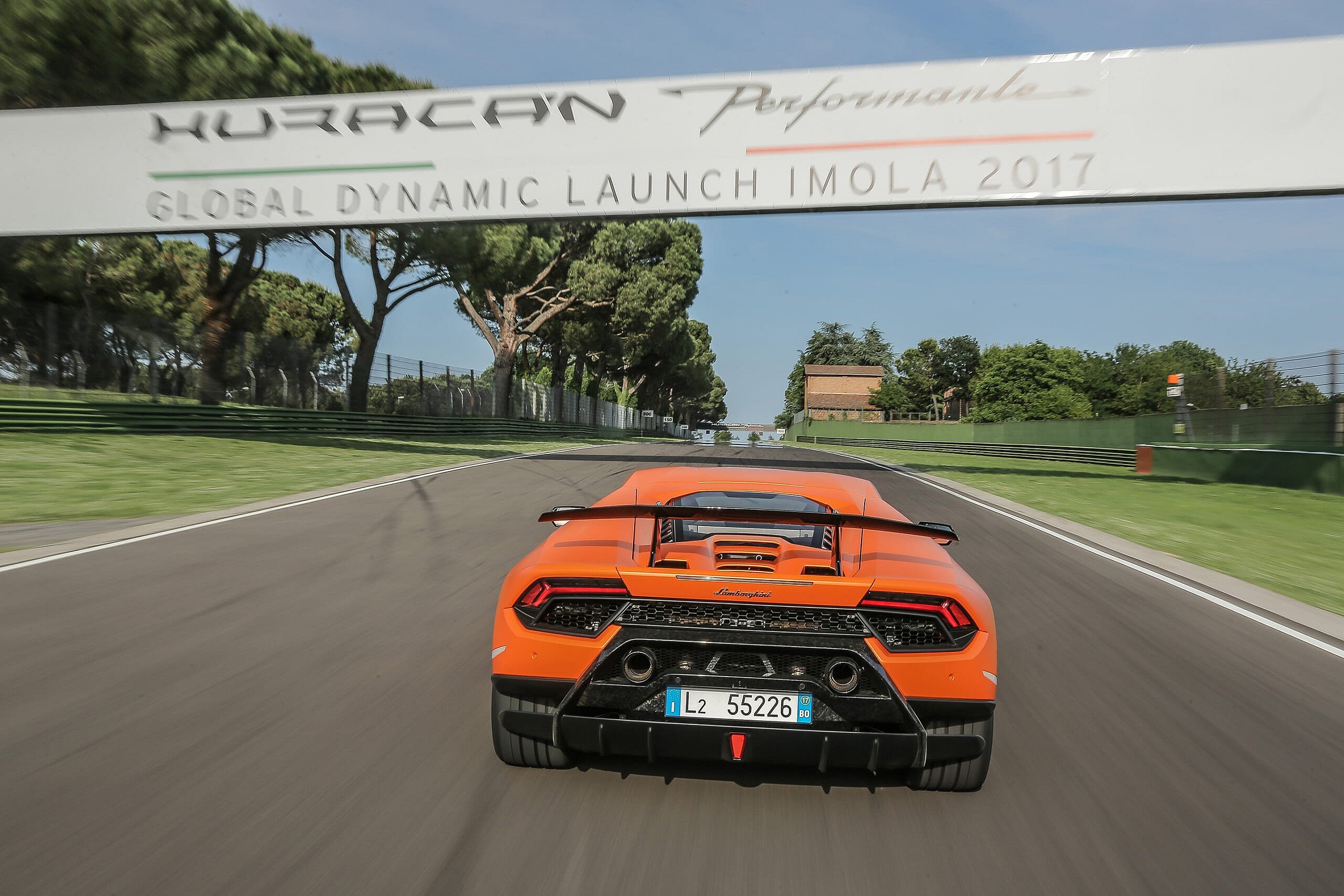 Huracan_Performante_orange_134