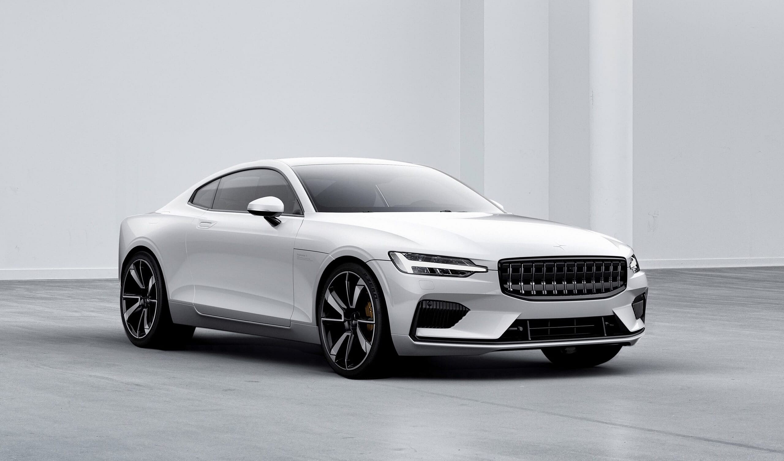 215051_Polestar_1_white_exterior_front
