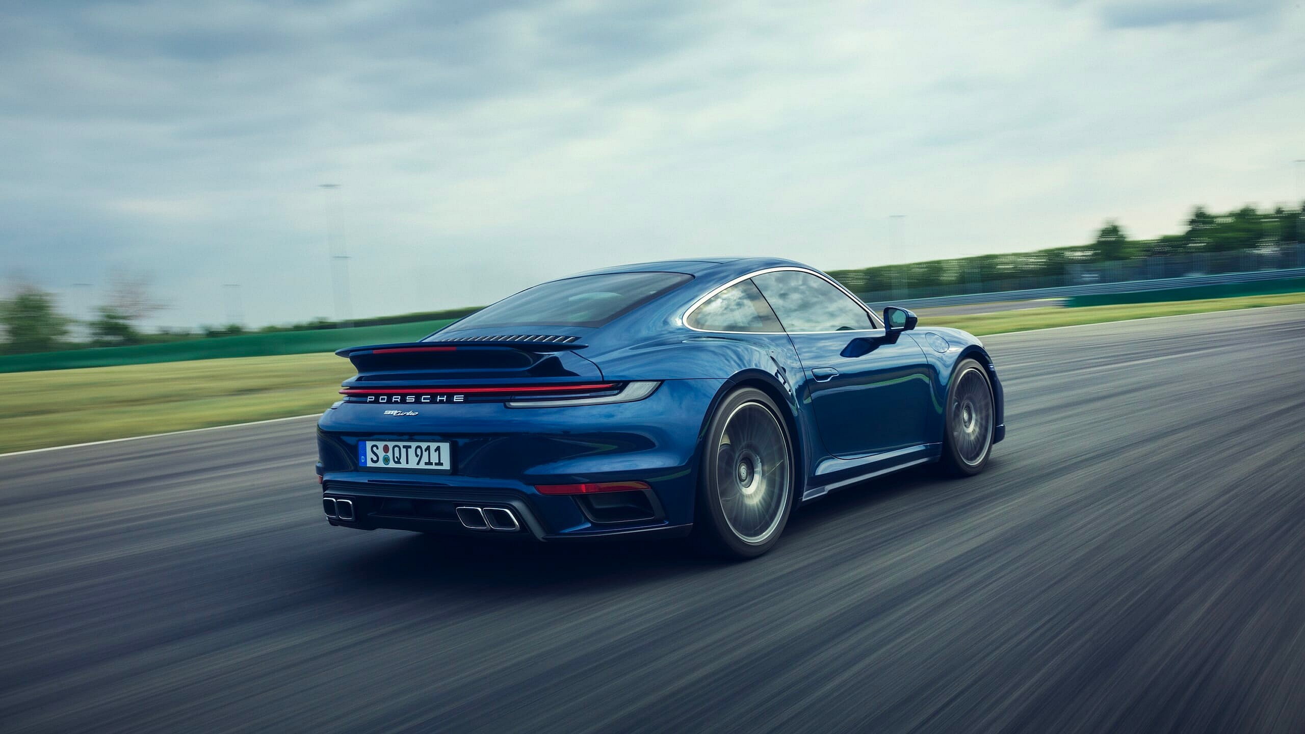 2021 Porsche 911 Turbo (2)