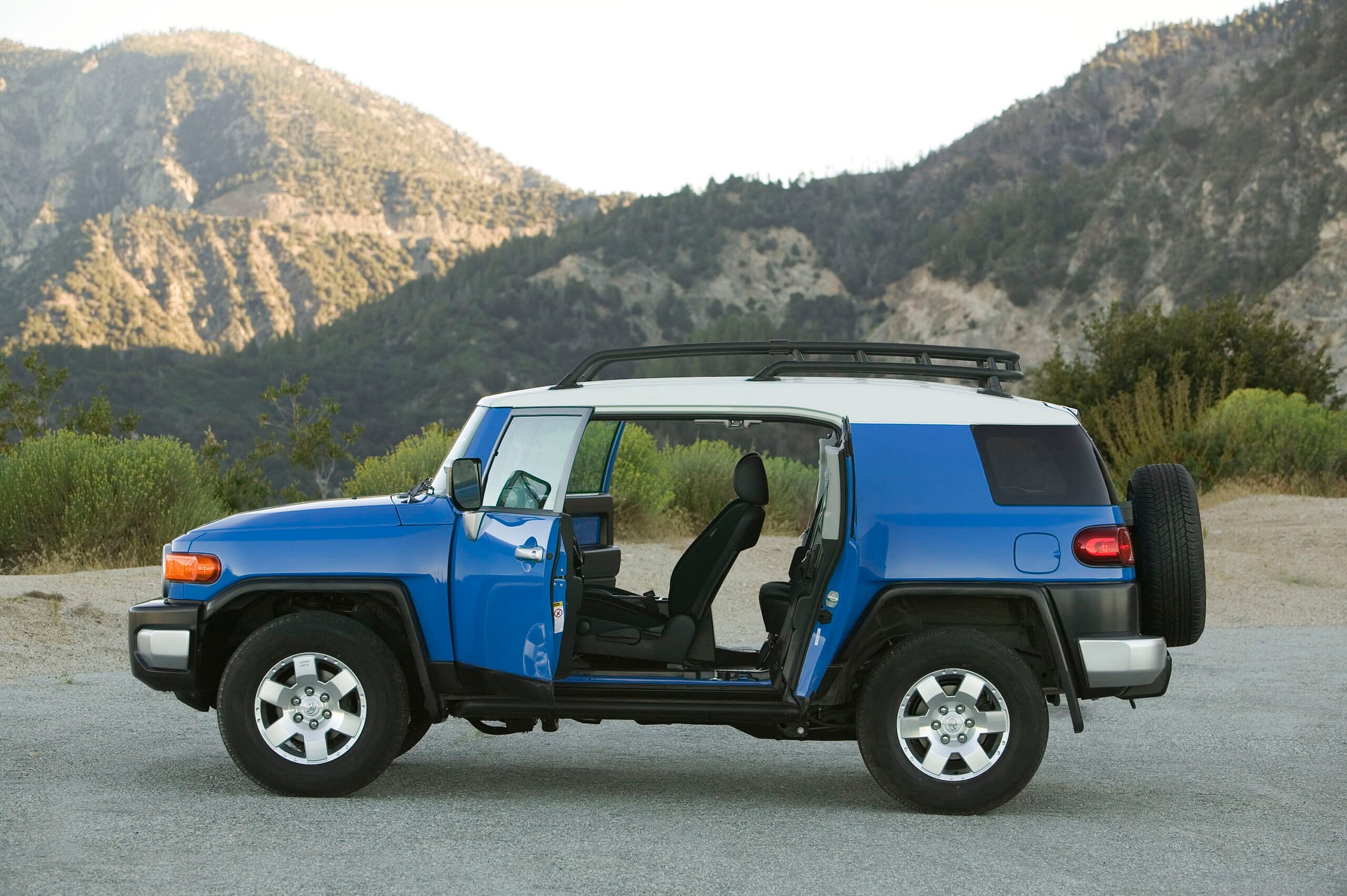 2007_FJ_Cruiser_003.jpg