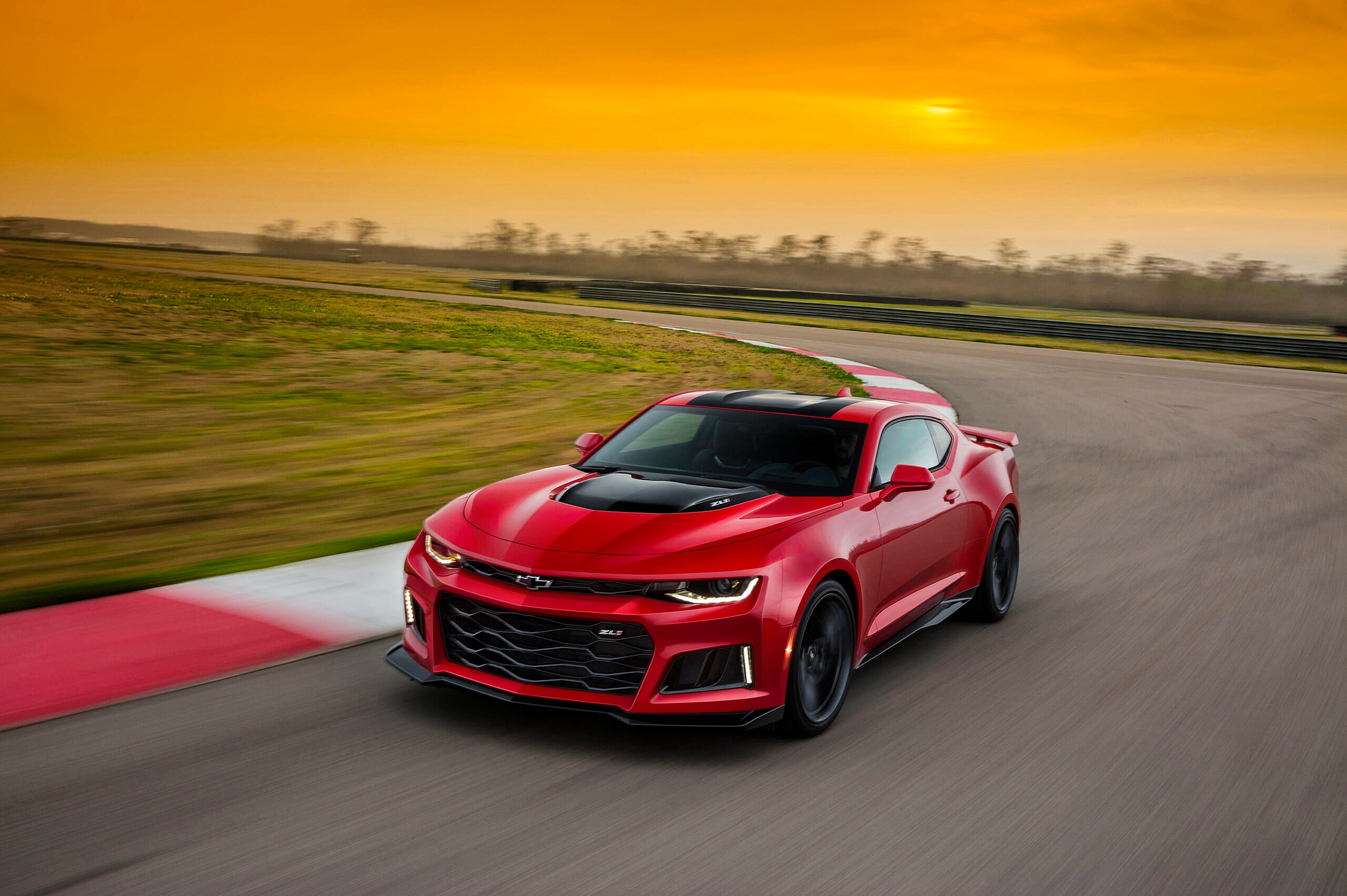2017-Chevrolet-Camaro-ZL1-018.jpg