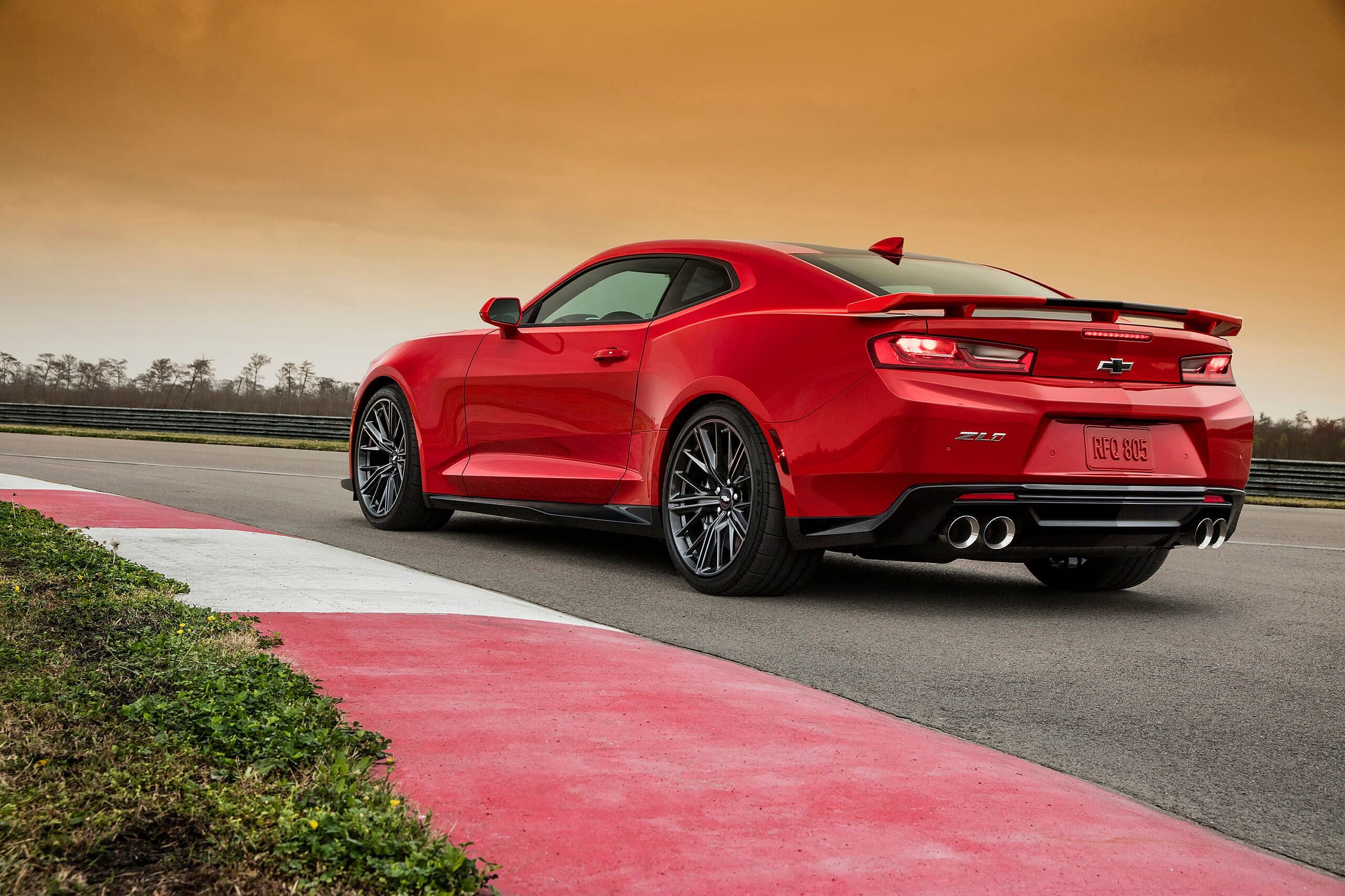 2017-Chevrolet-Camaro-ZL1-019.jpg