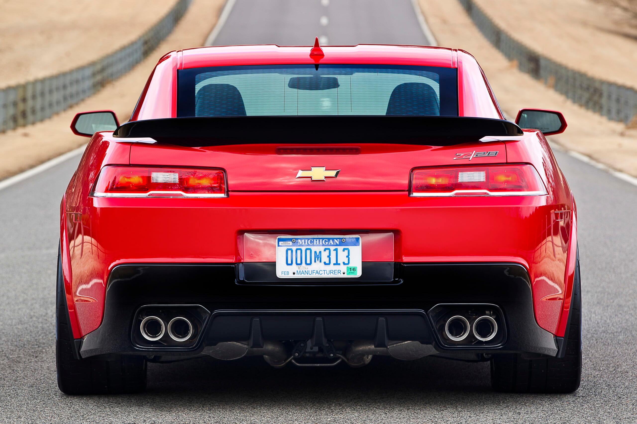 2015-Chevrolet-CamaroZ28-060