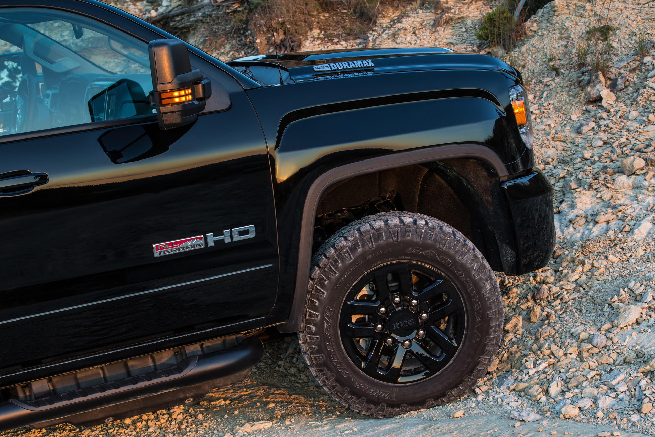 2017-GMC-Sierra-2500HD-AllTerrain-X-025.jpg