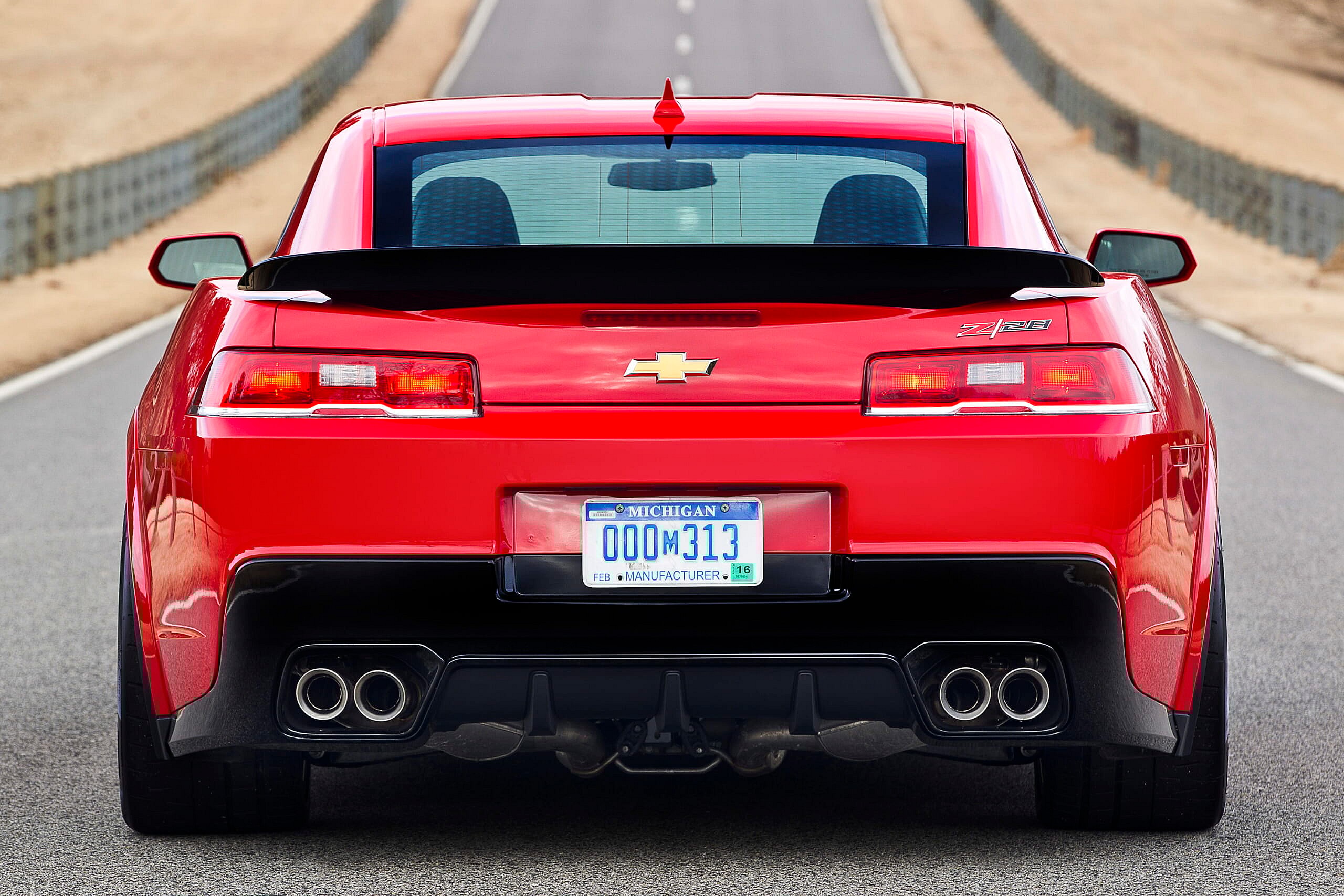 2015-Chevrolet-CamaroZ28-060