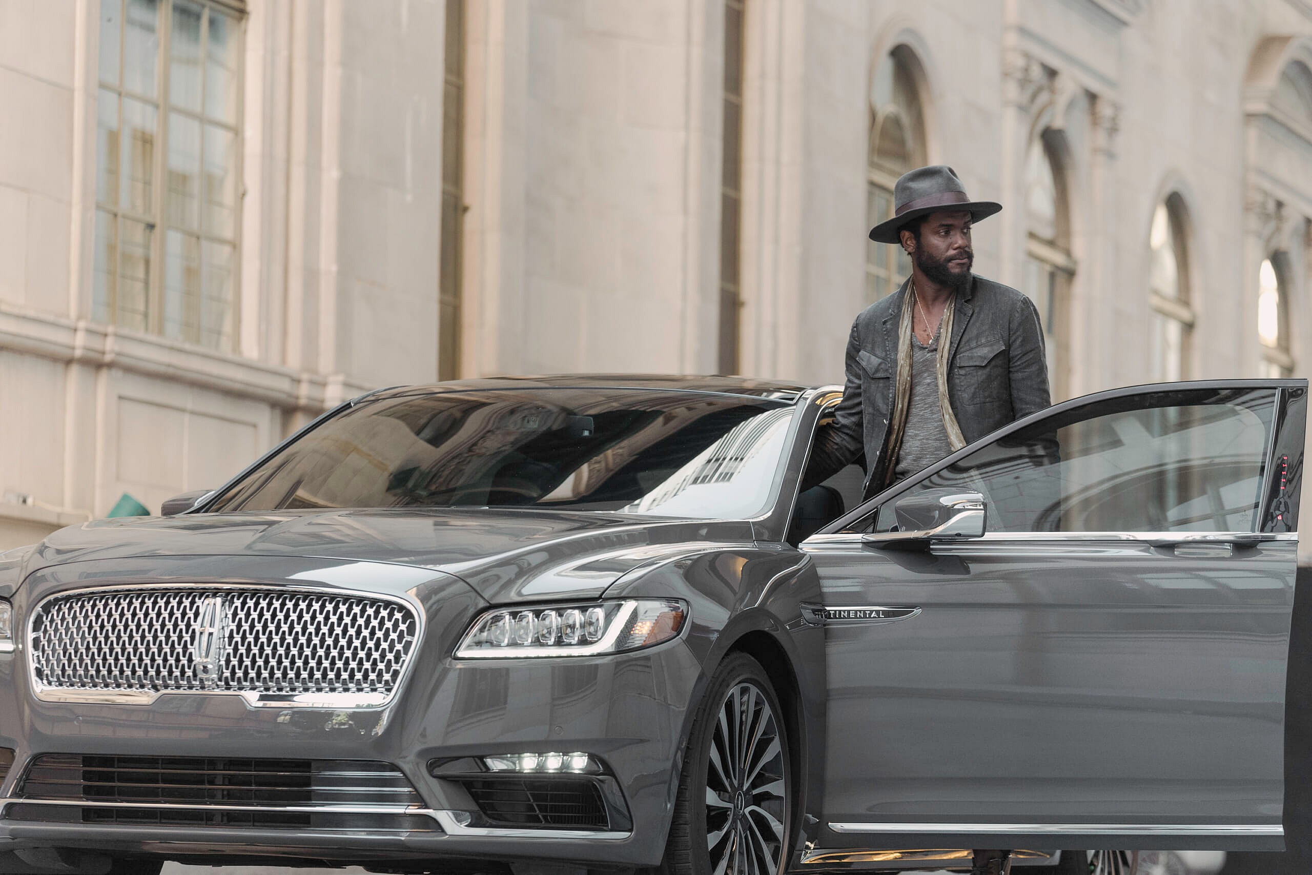 2017-Lincoln-Continental-Gary-Clark-Jr-L1390439-HI-RES