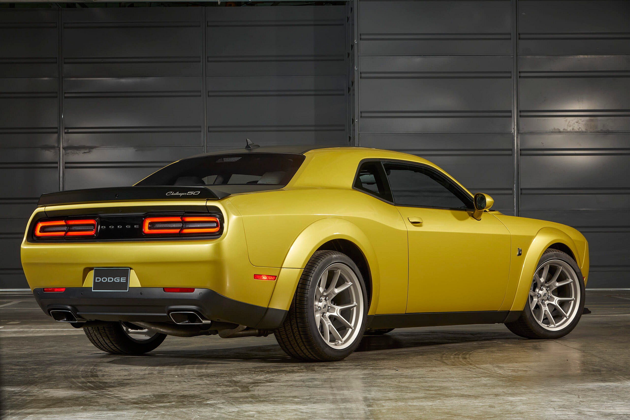 Dodge Challenger 50th Anniversary Edition (4)