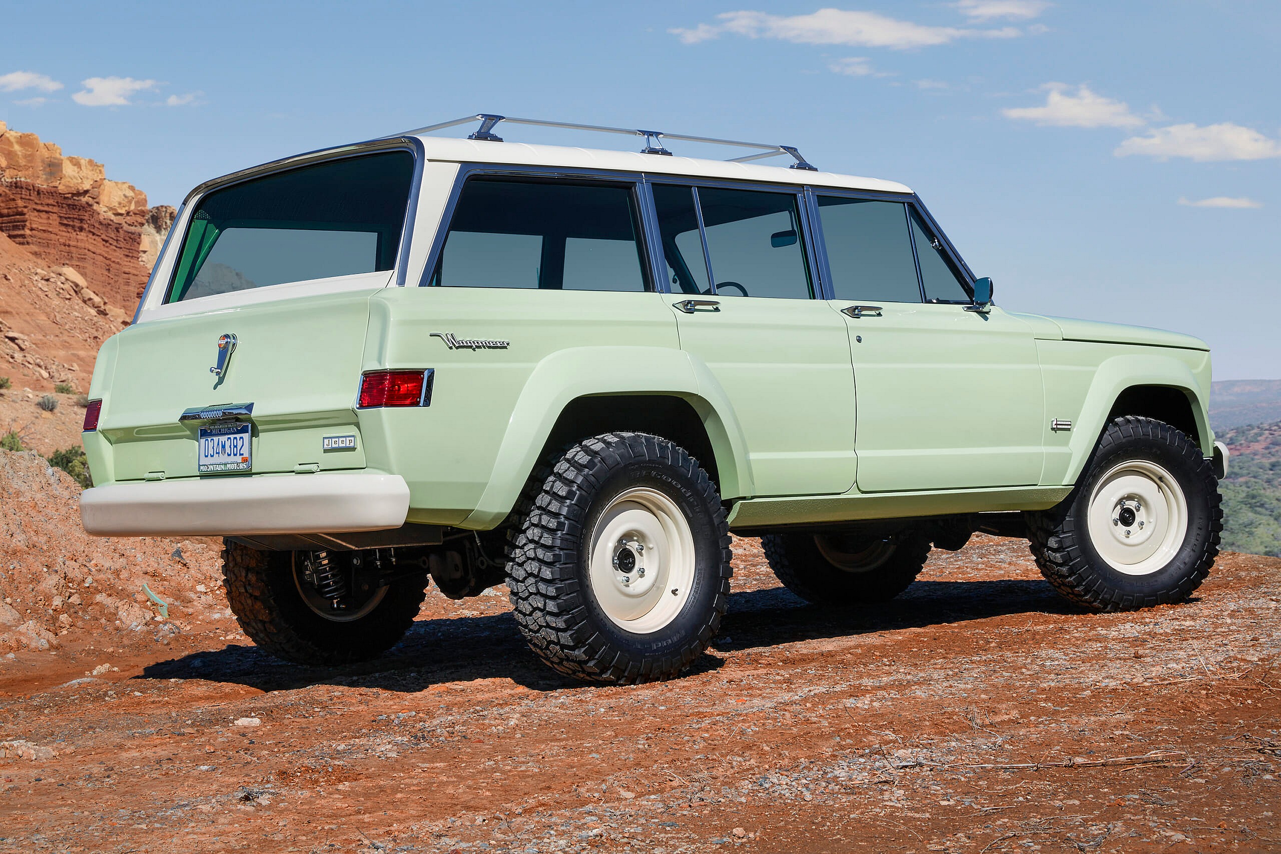 Jeep Wagoneer Roadtrip concept rear