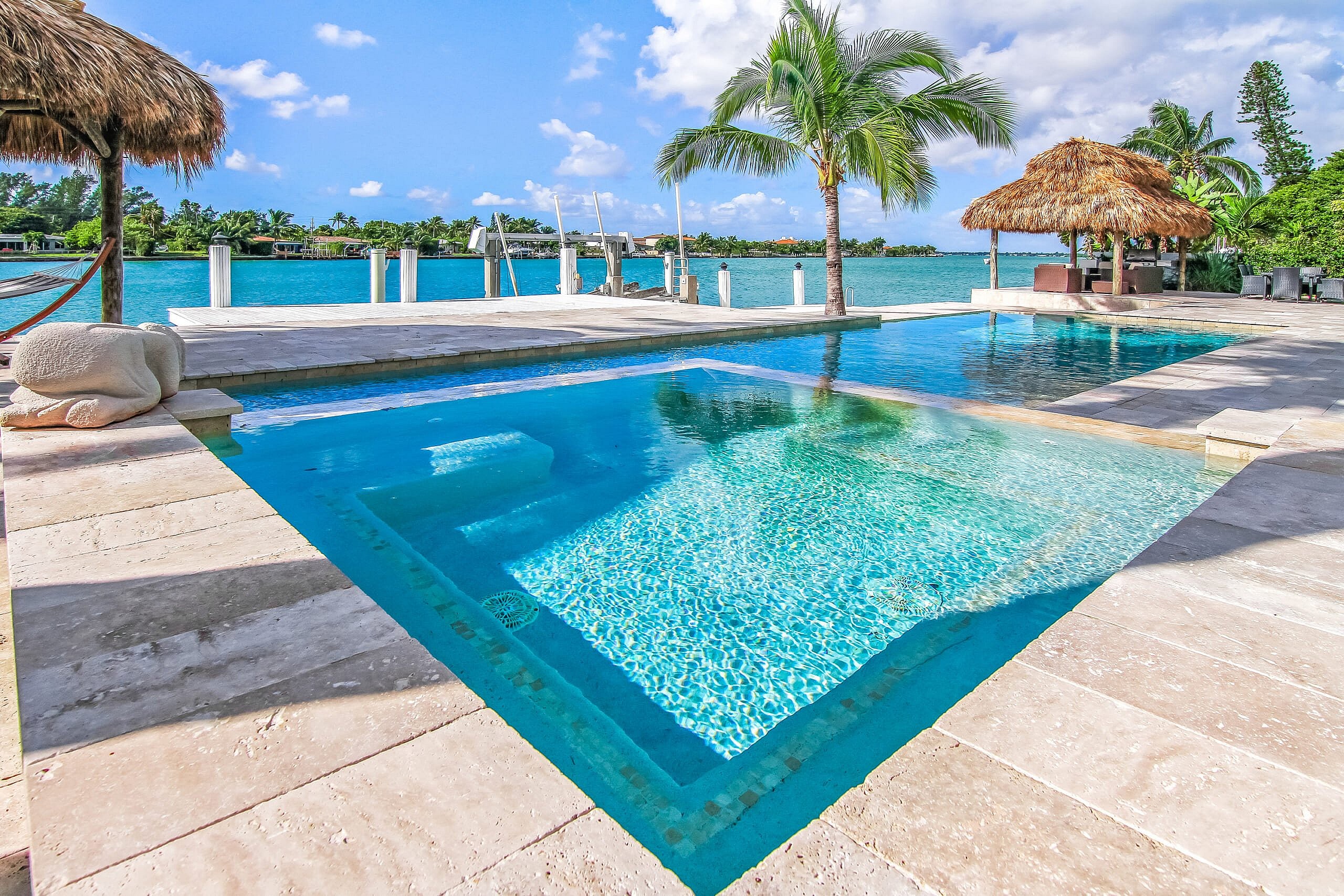miami pool 1