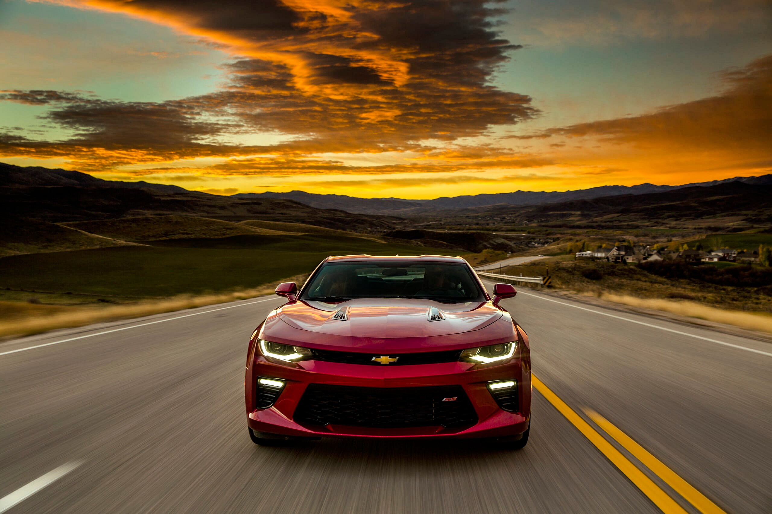 2016-Chevrolet-Camaro-068 (1).jpg