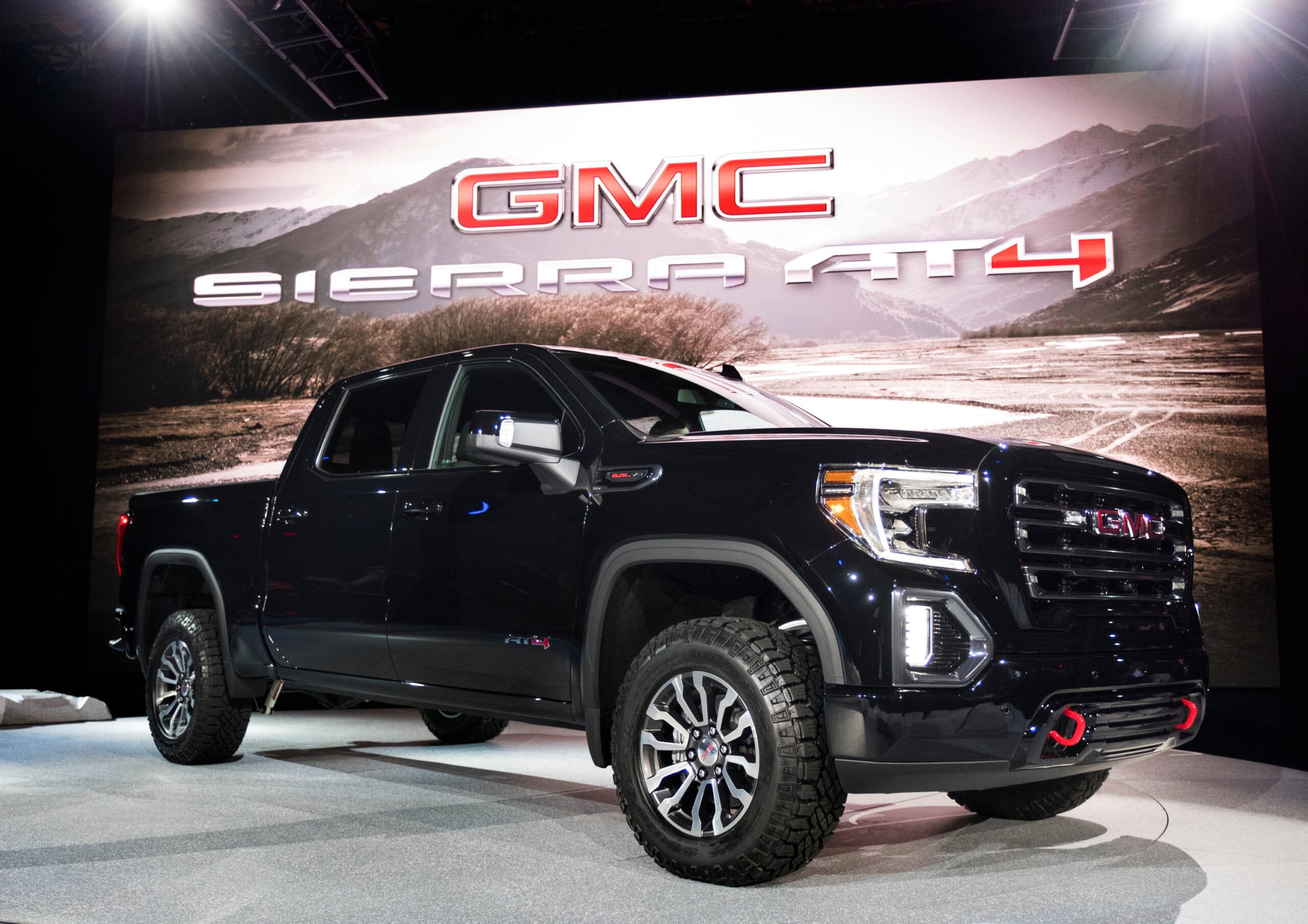 GMCSierraAT4Reveal03