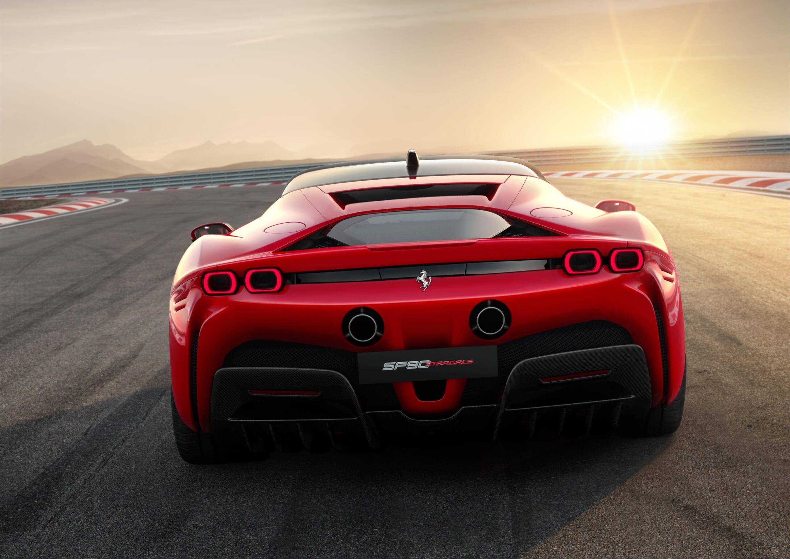 Ferrari SF90 Stradale (2)