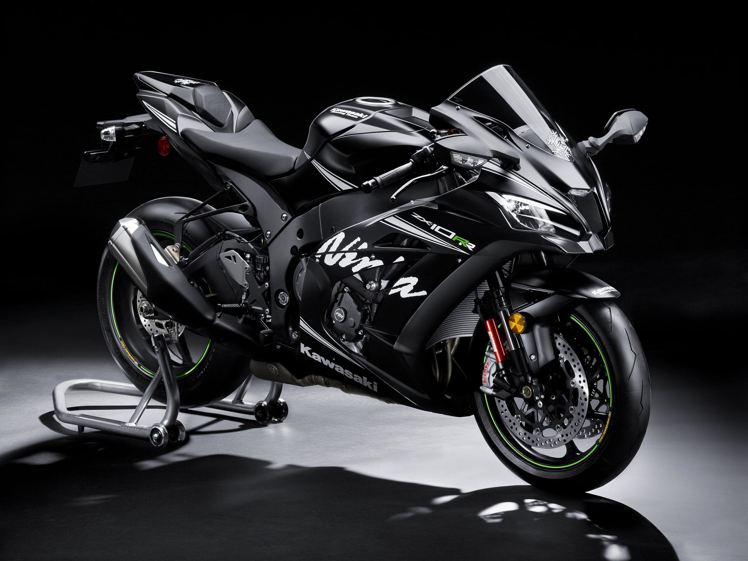 17_ZX1000Z_BK1_Styling_RF_R.high.jpg